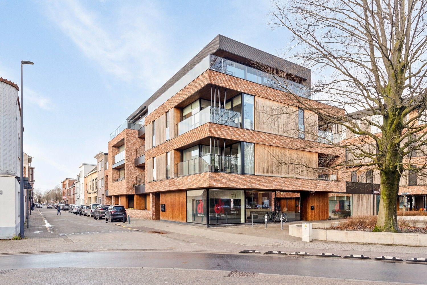 Gelijkvloers appartement met 2 slaapkamers, tuin en staanplaats. foto 1