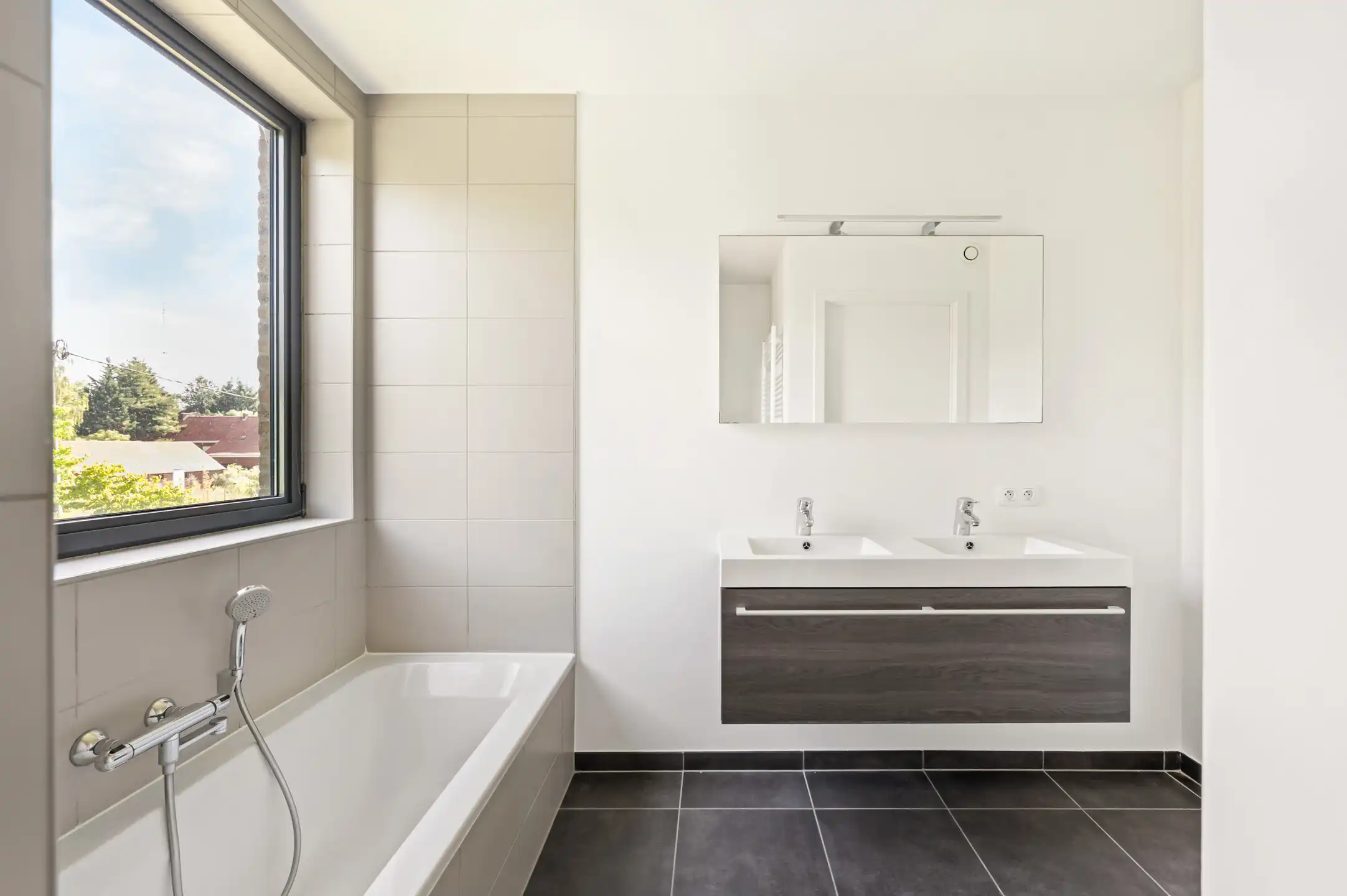 Ruim 3-slaapkamerappartement met zicht op groen foto 14