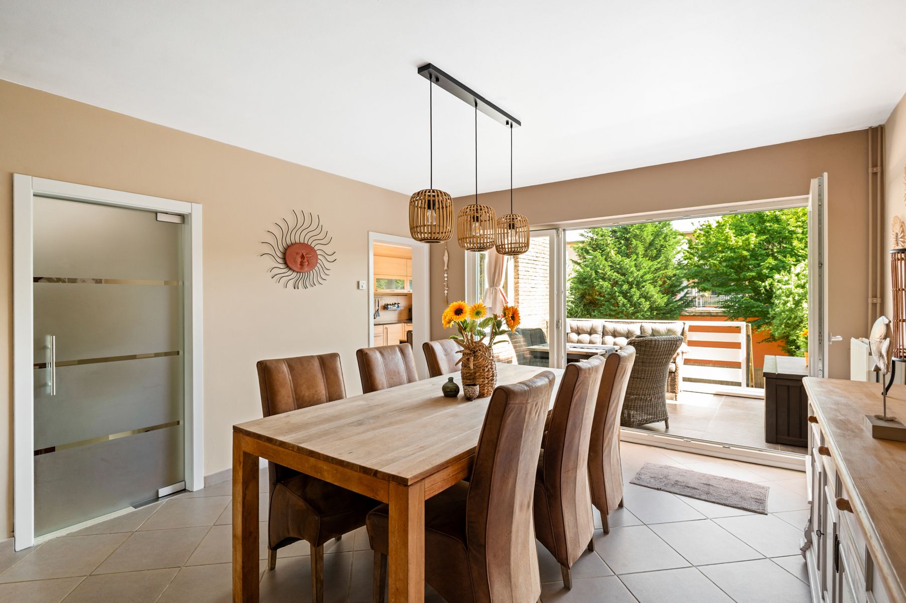 Ruime beletagewoning met extra breedte en EPC-label B in rustige wijk foto 3