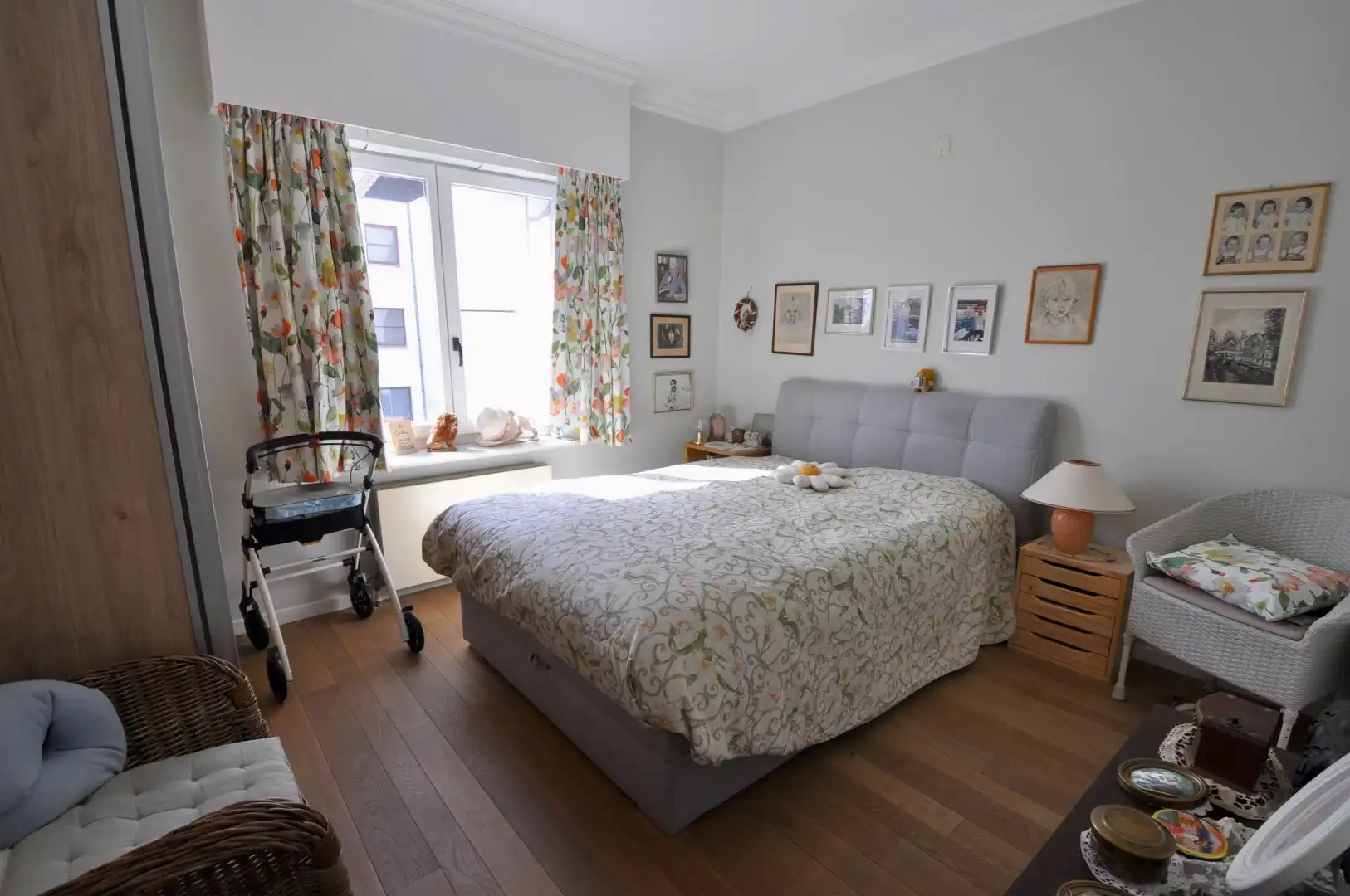 Gerenoveerde serviceflat met 1slk in klassevolle residentie in hartje Brugge foto 9