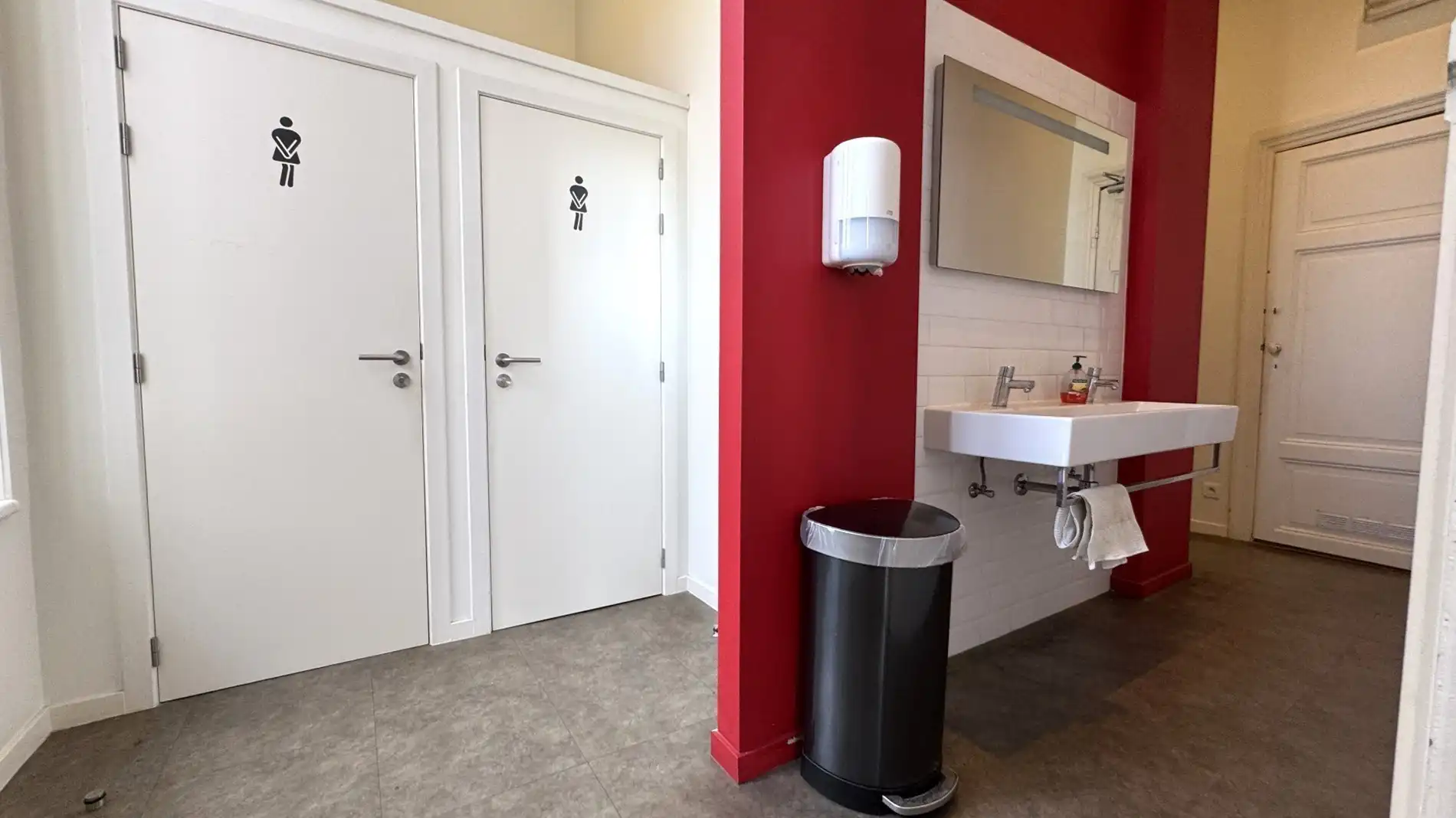 Kantoren te huur in riante herenwoning in centrum Gent foto 20