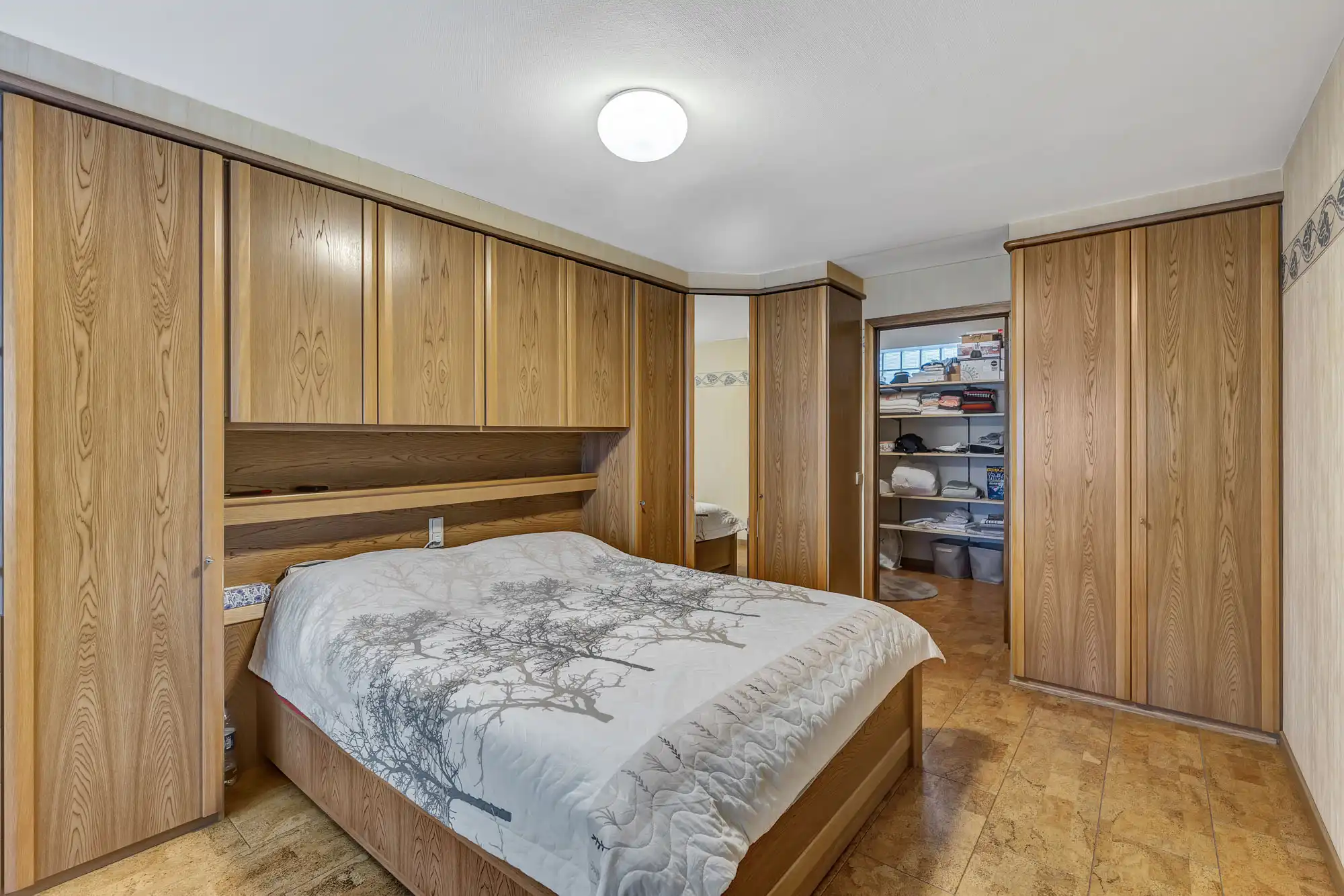 Instapklare HOB met 3 slaapkamers, garage en zonnige tuin foto 14