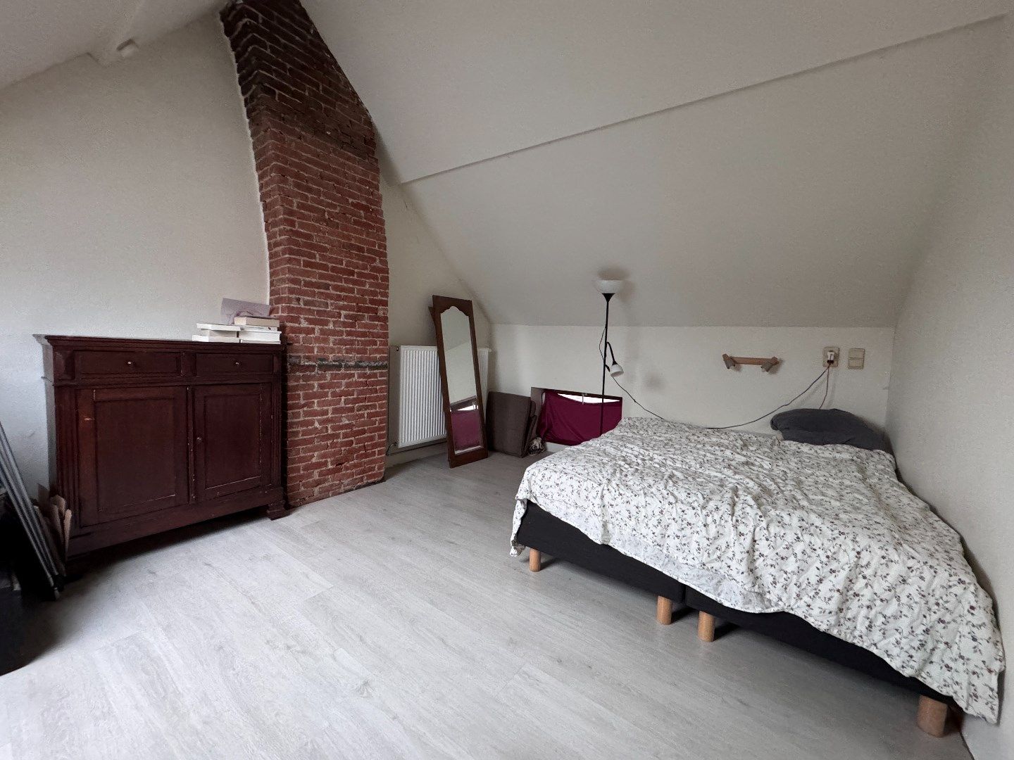 Leuke rijwoning uitgevend op een binnenplein  foto 7