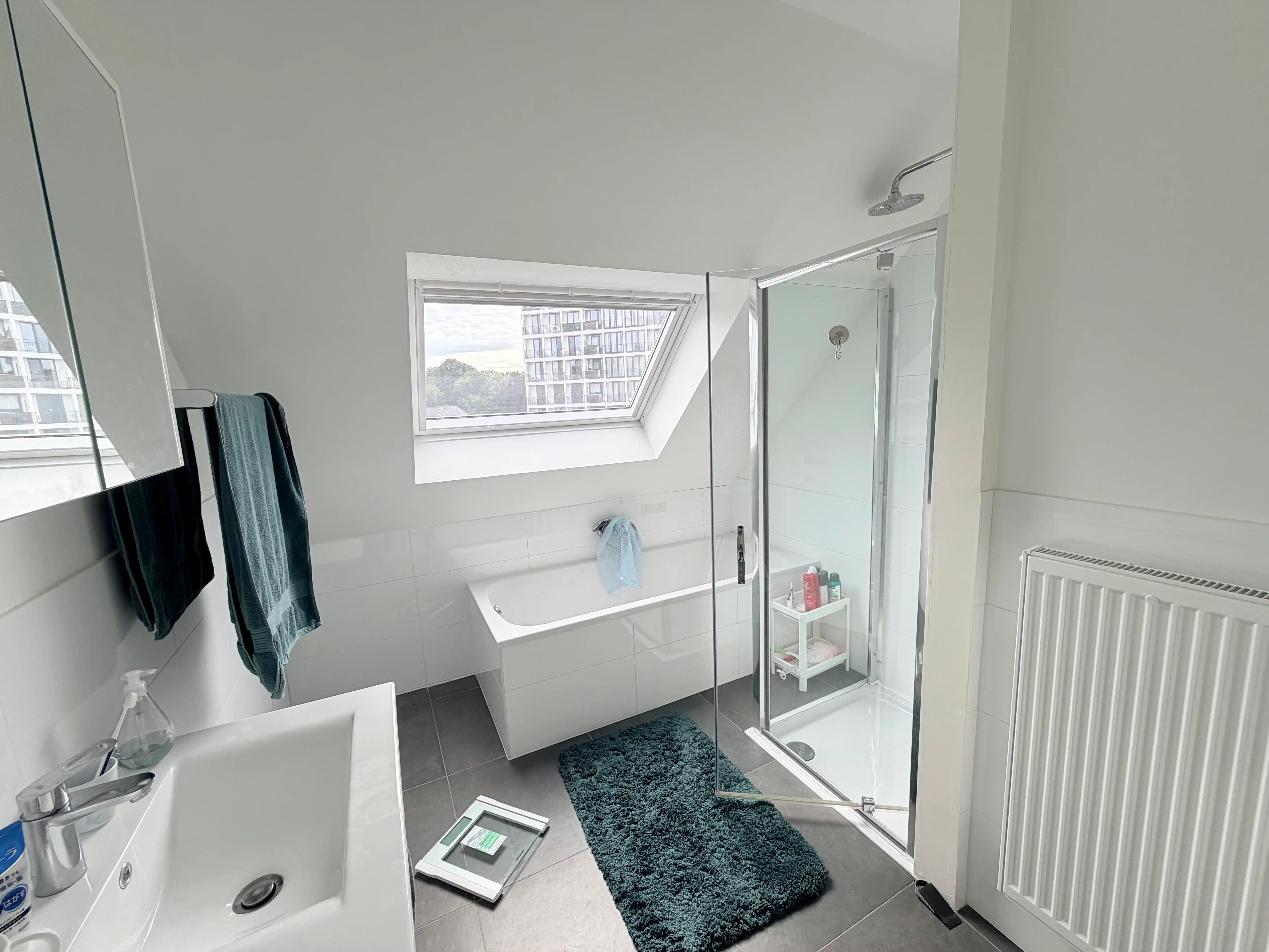 Prachtig duplexappartement met 2 slaapkamers, 2 badkamers, 2 terrassen en 1 autostaanplaats. foto 11