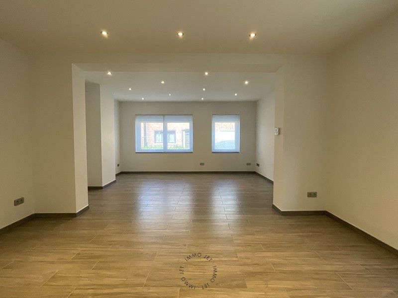 Halfopen bebouwing dichtbij centrum Beveren foto 7
