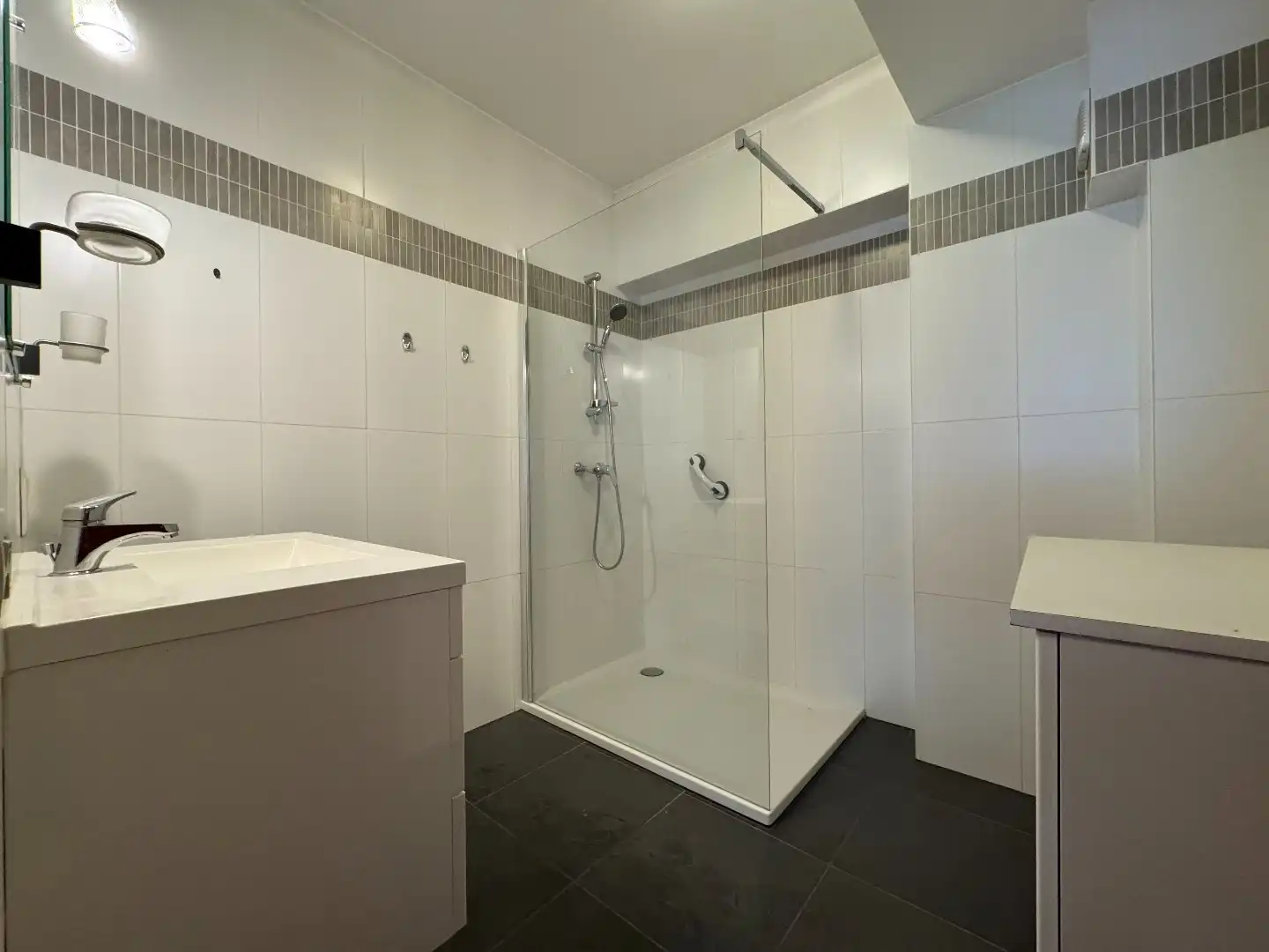 Ruim hoekappartement met garage foto 12