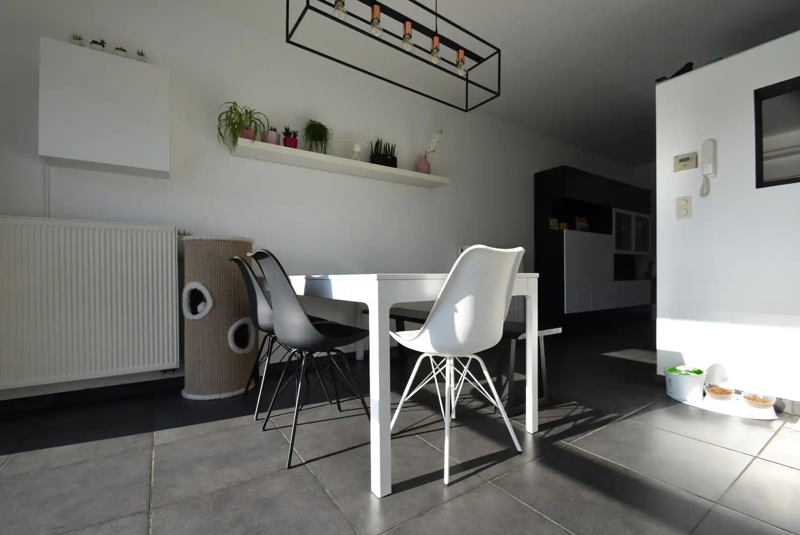 *  * WACHTLIJST VOLZET * * Recente leuke woning met zuidgerichte tuin, vlakbij centrum van Hoeselt foto 11