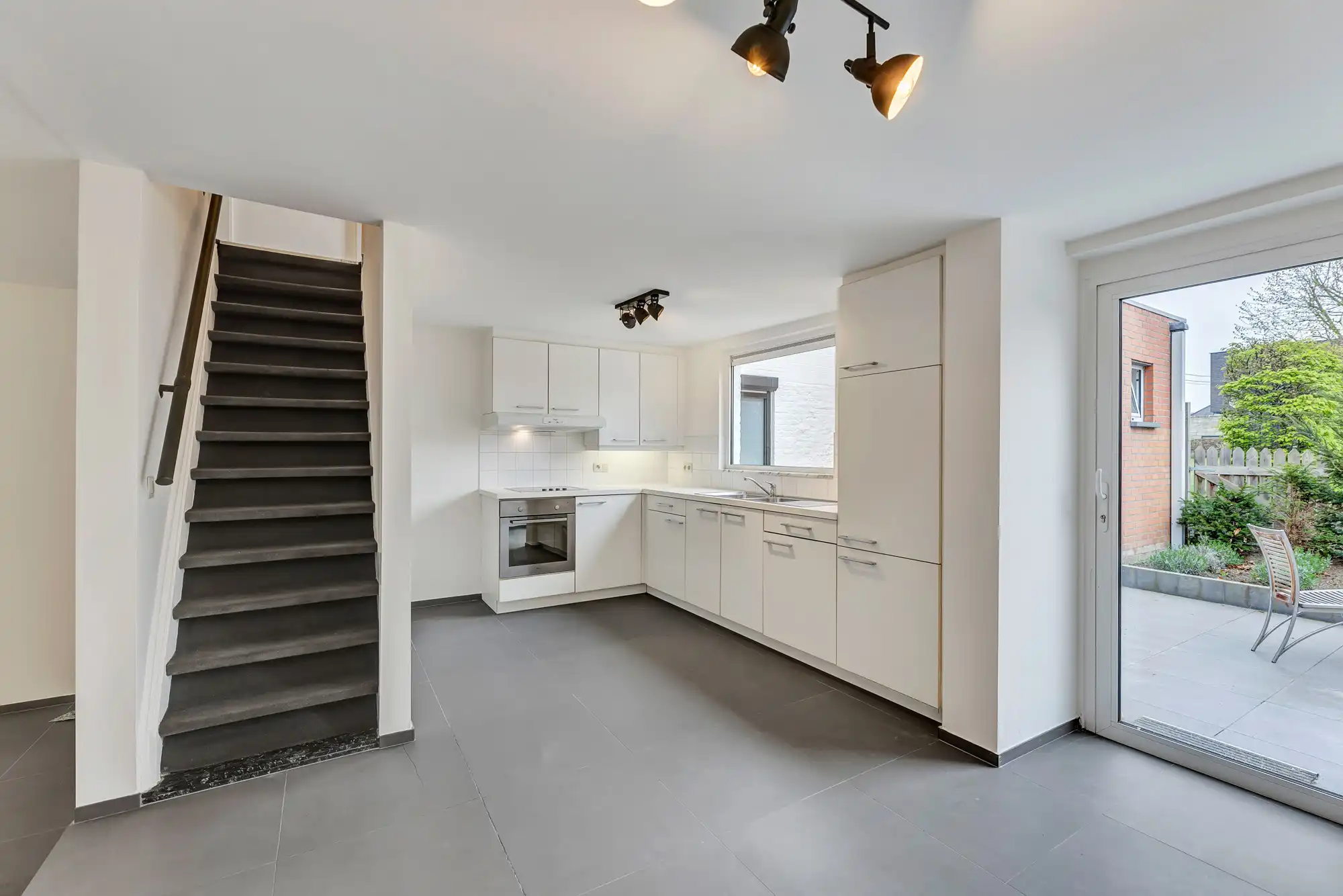 Charmante woning met garage en tuin in Zandbergen foto 5