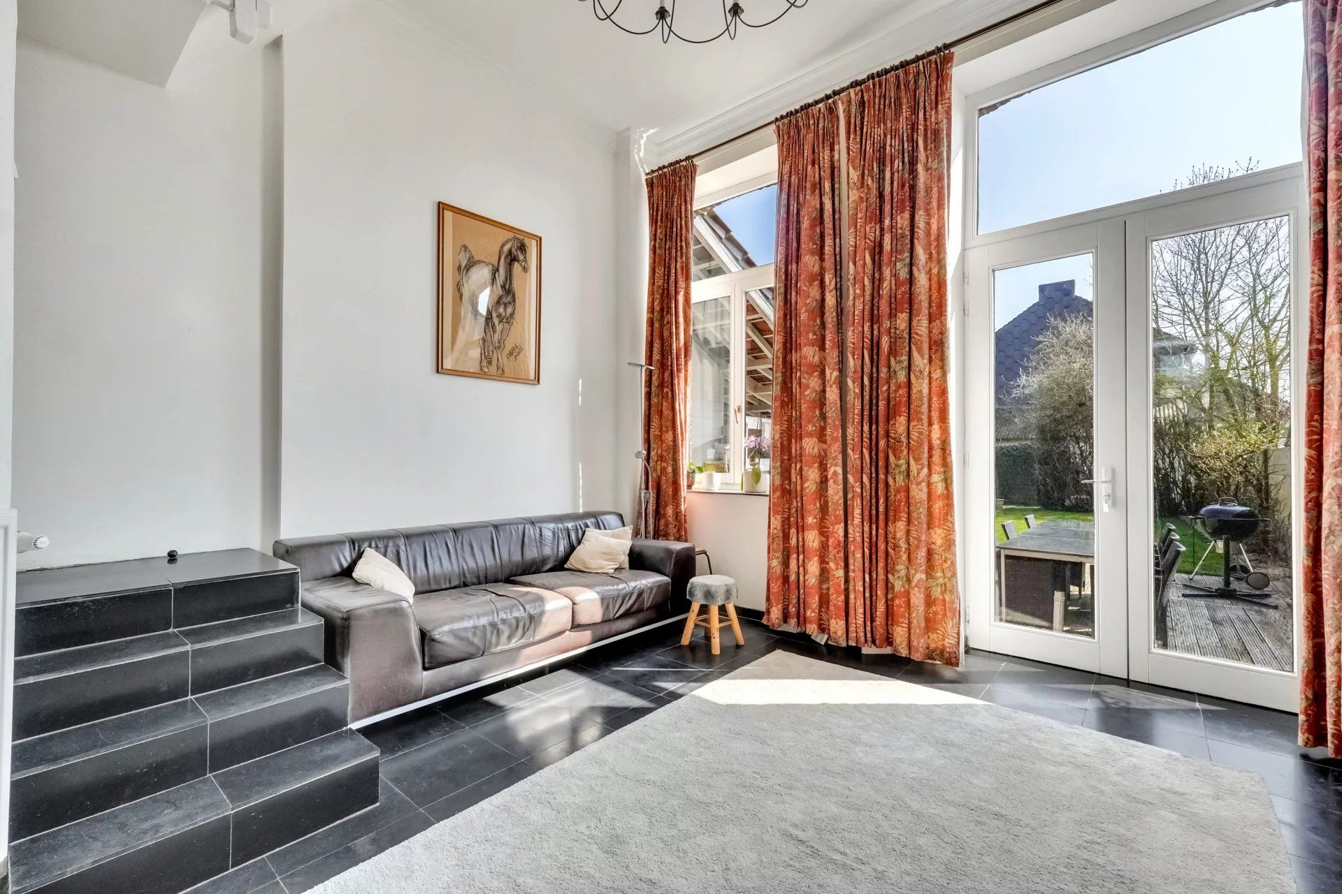 Karaktervolle woning met zwembad en ingerichte leefzolder foto 10