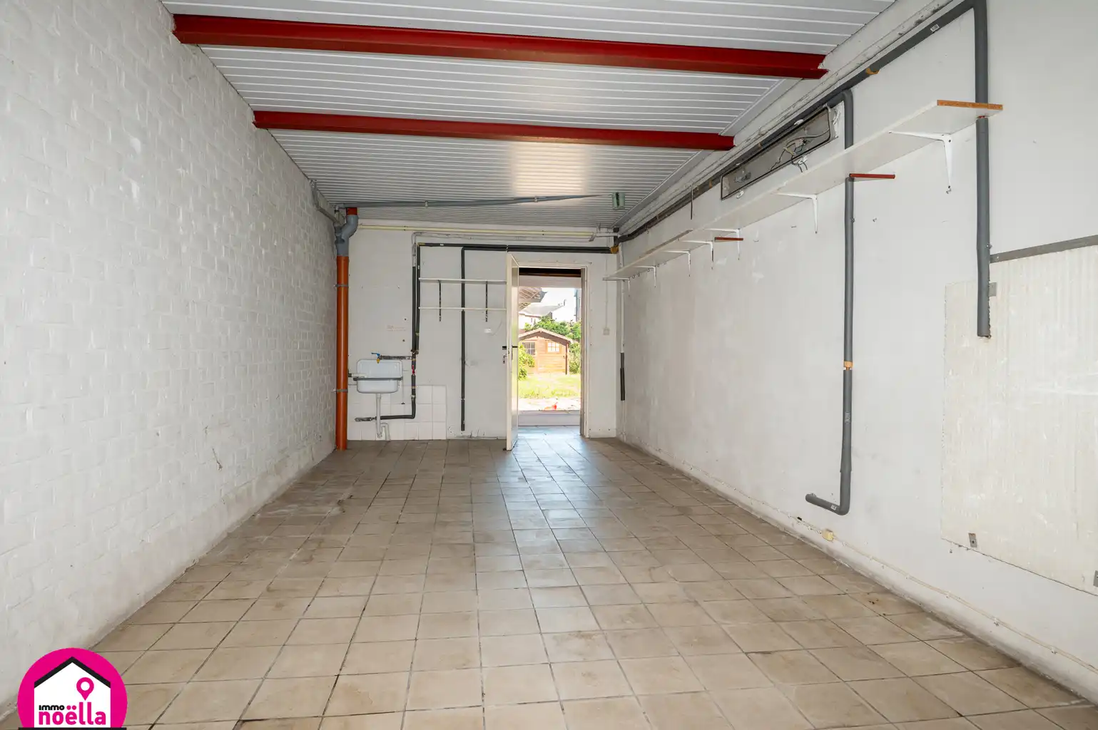 Te koop: te renoveren rijwoning op toplocatie foto 17