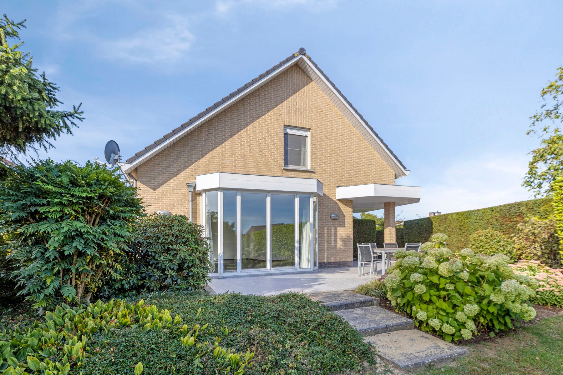 Lichtrijke woning met 3 slaapkamers in stadskern Maaseik.  foto 33
