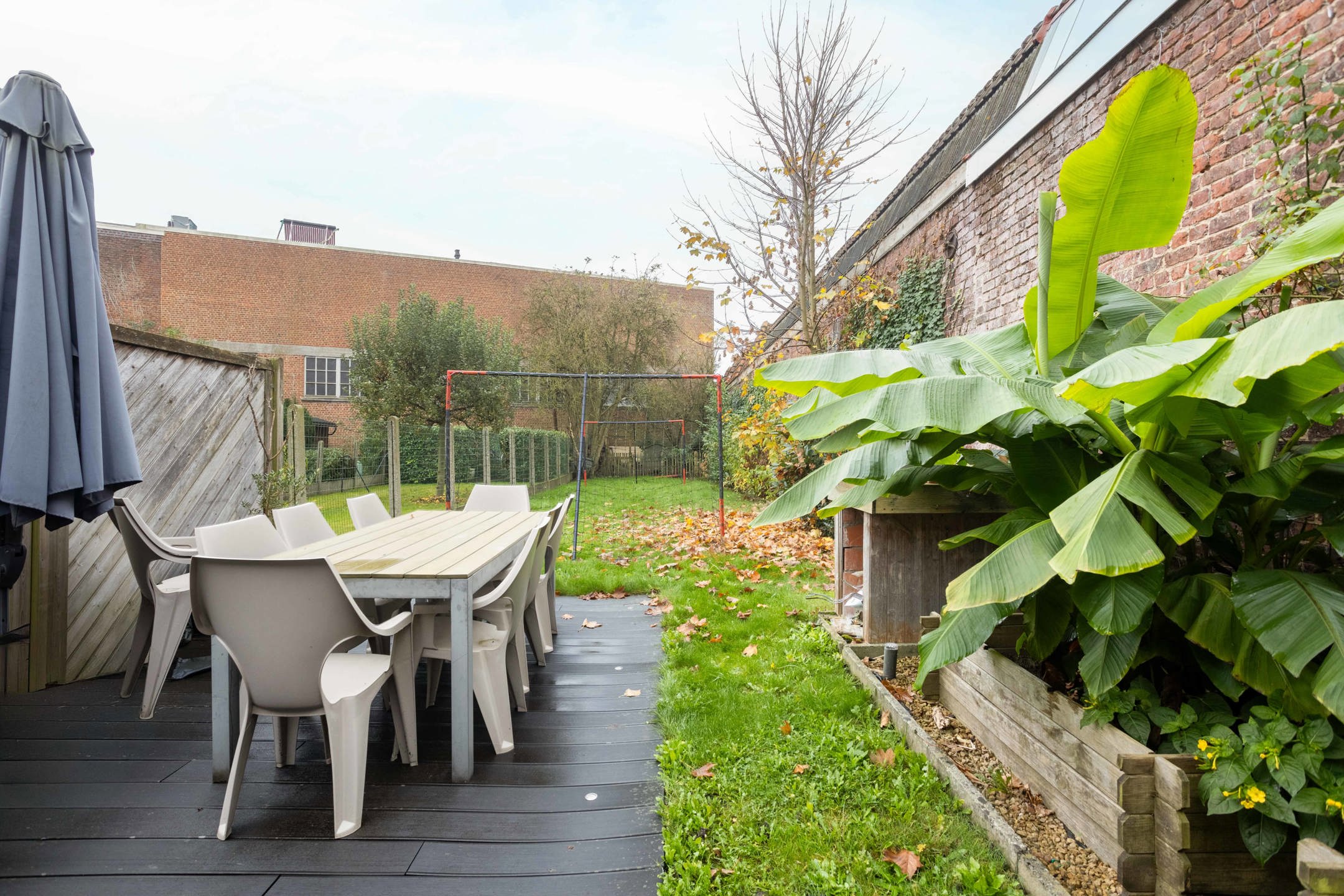 Instapklare burgerwoning met tuin vlakbij het centrum! foto 14