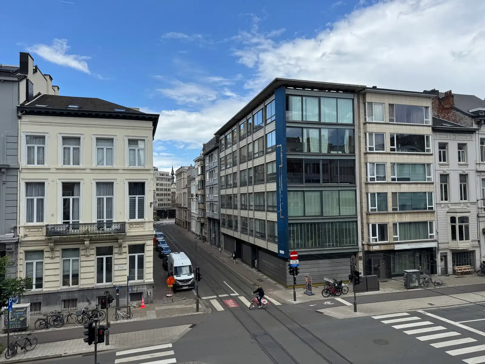 Ruime lichtrijke studentenkamer 42m² foto 10
