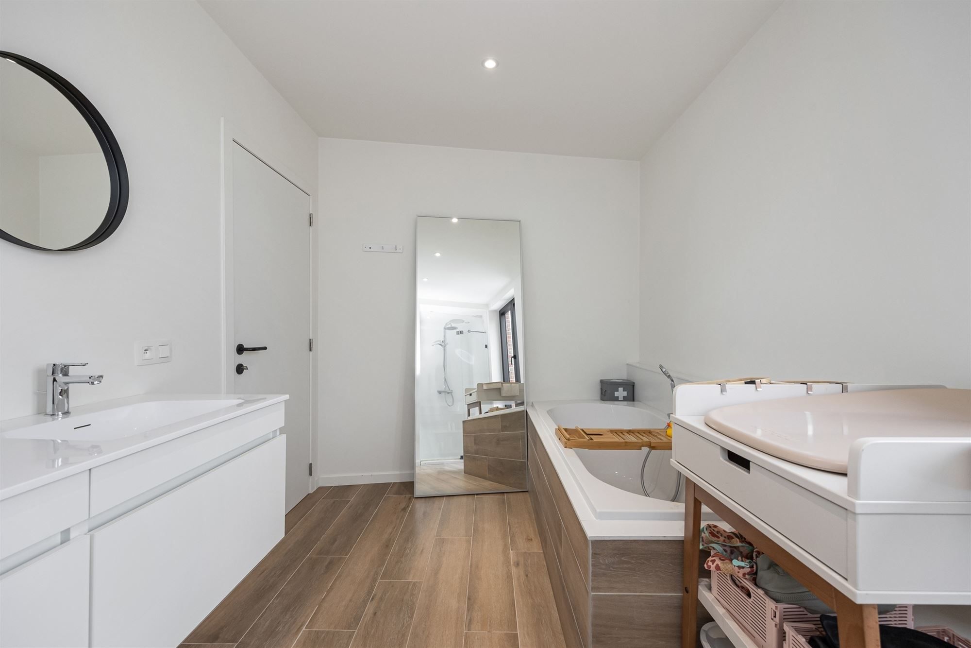 Instapklaar huis met drie ruime slaapkamers foto 16