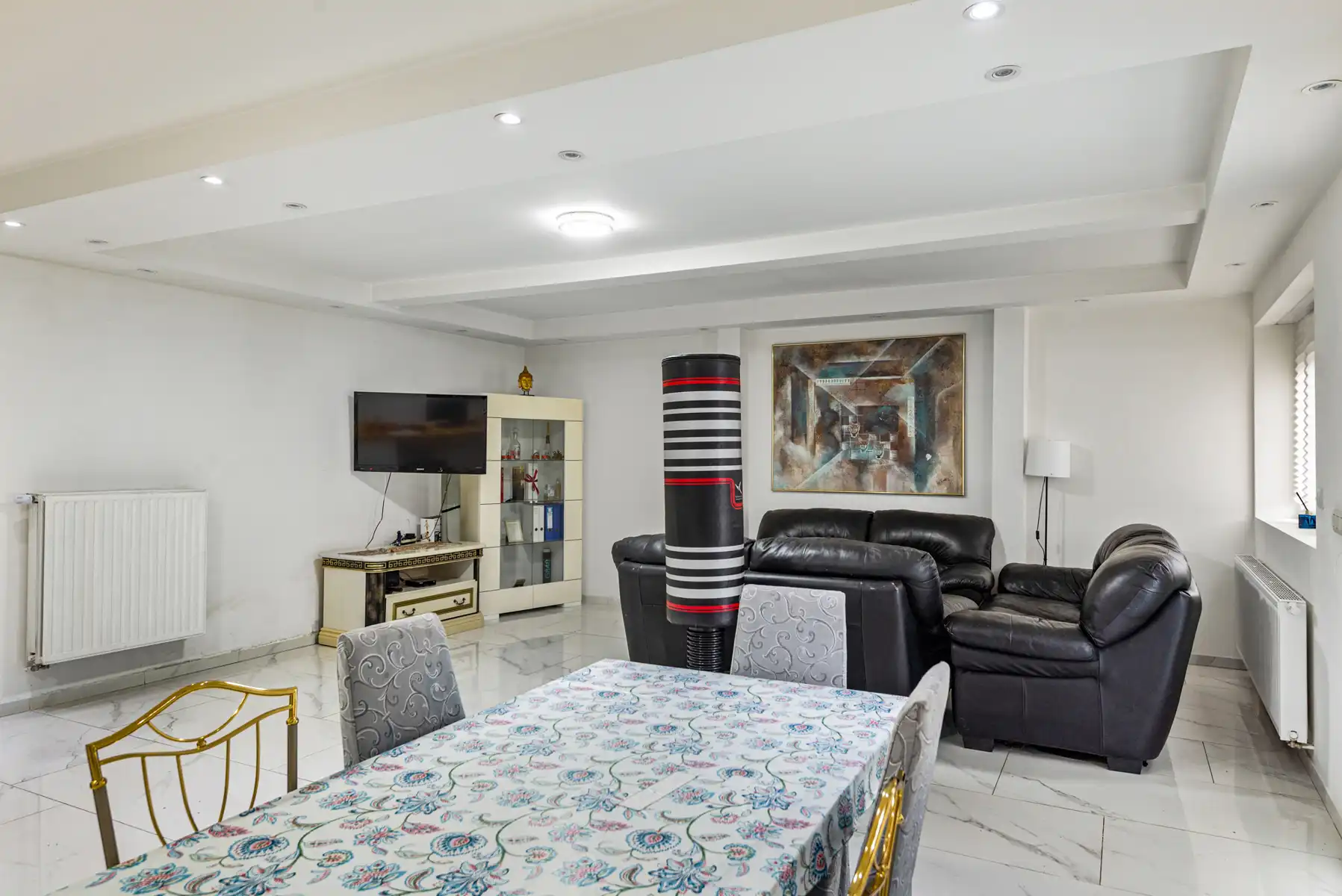 Instapklare woning met 5 slaapkamers en 2 badkamers (EPC B). foto 3