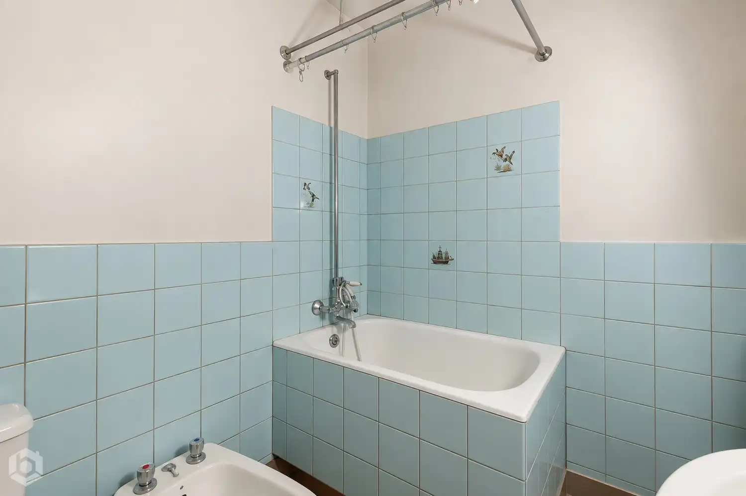 Appartementsgebouw met 4 app., 2 handelsglv., 5 garages én tuin foto 31