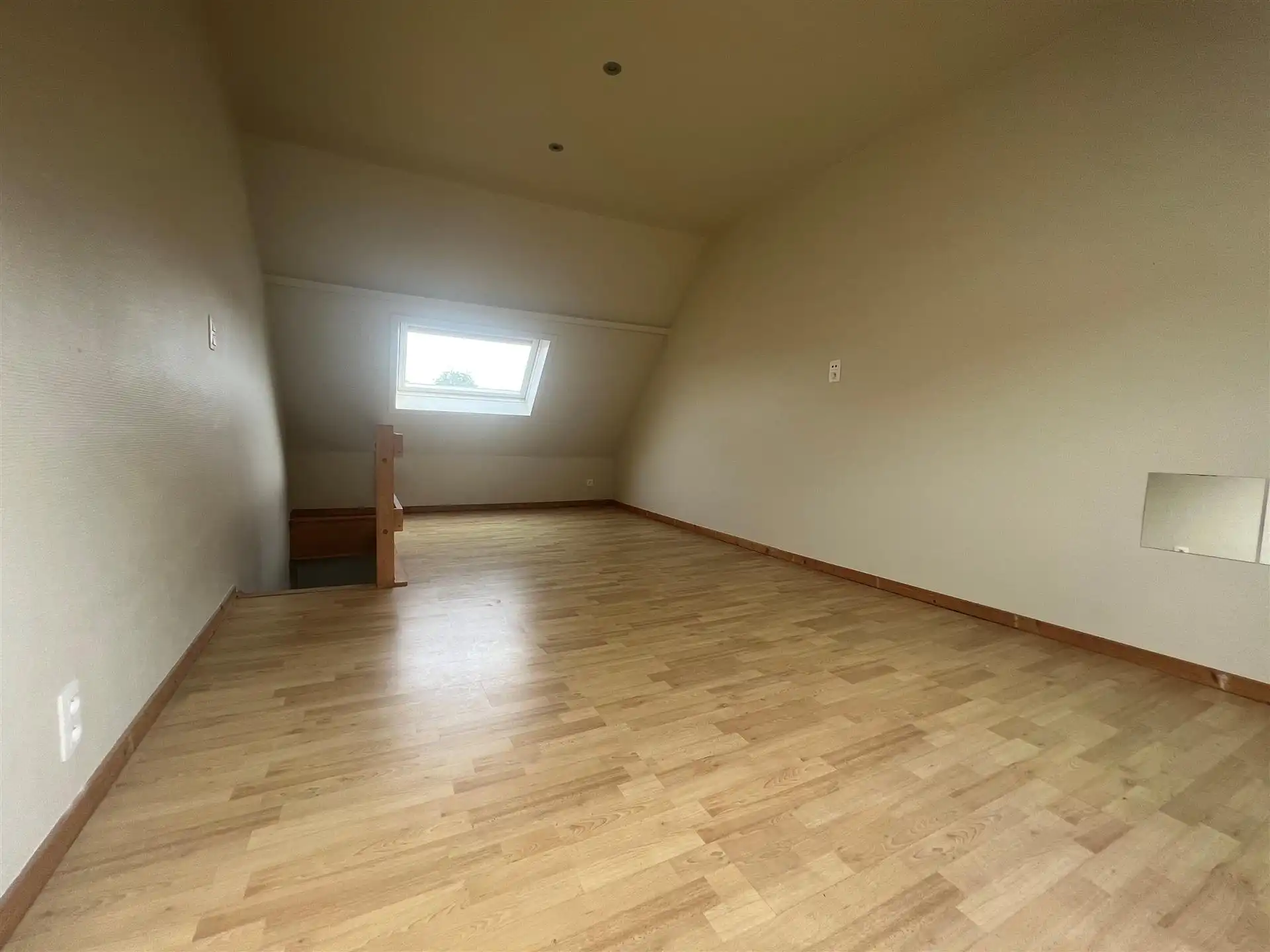 Deze knusse volledig gerenoveerde stadswoning situeert binnen het ei van Brugge. foto 7