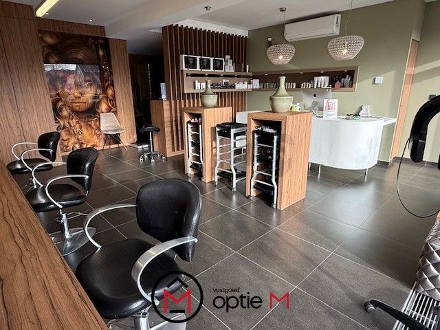 Multifunctioneel handelspand te koop, topafwerking & ligging foto 6