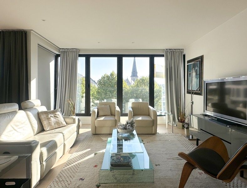 Ruim appartement met prachtig zicht op de Grote Markt in Beveren foto {{pictureIndex}}