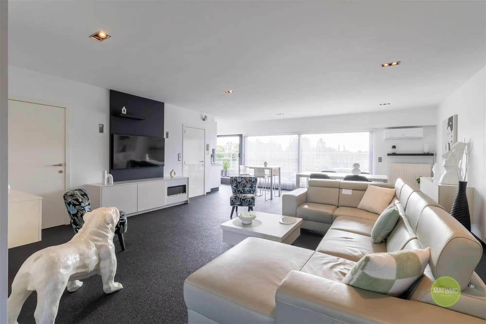 Penthouse met ruim zuidgericht terras en garage in Mol foto 3