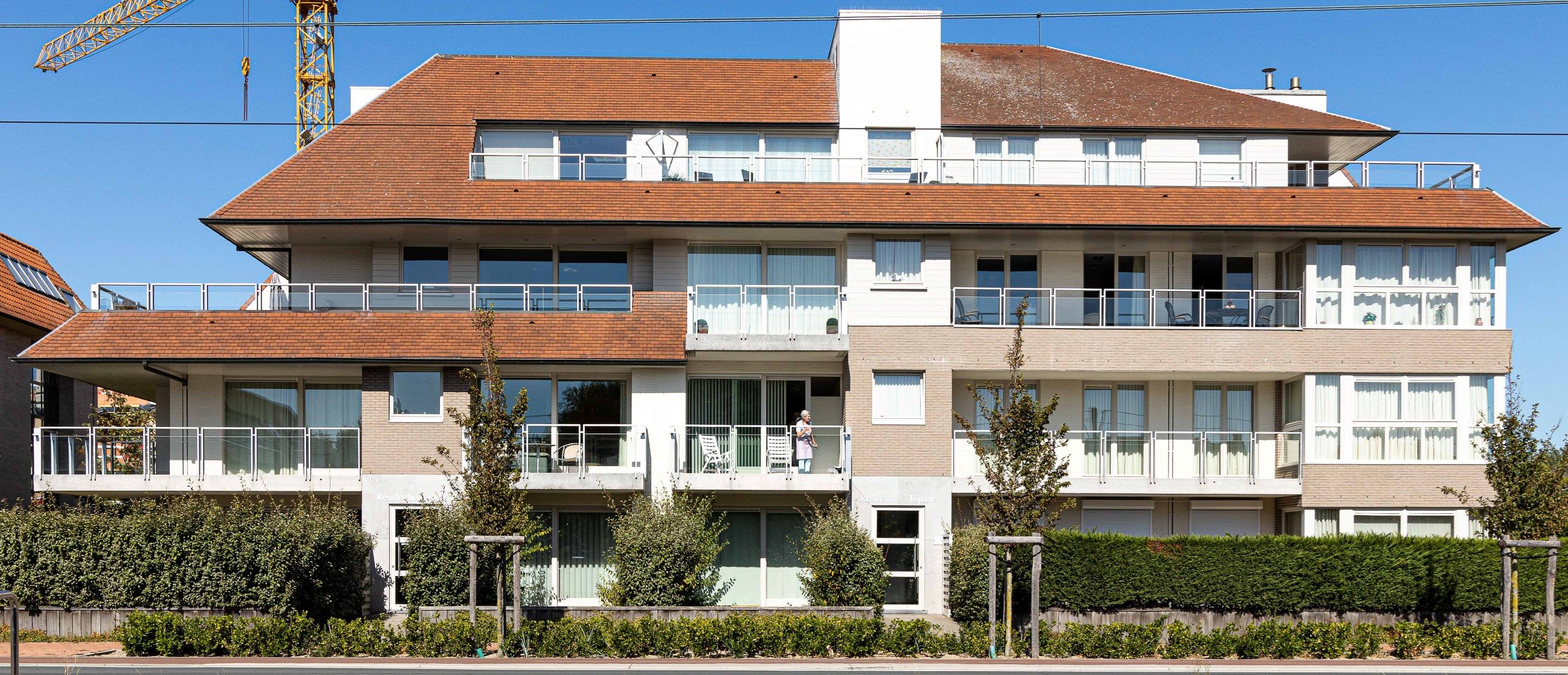 Ruim appartement met 3 slaapkamers en 2 badkamers en hoekterras foto 14