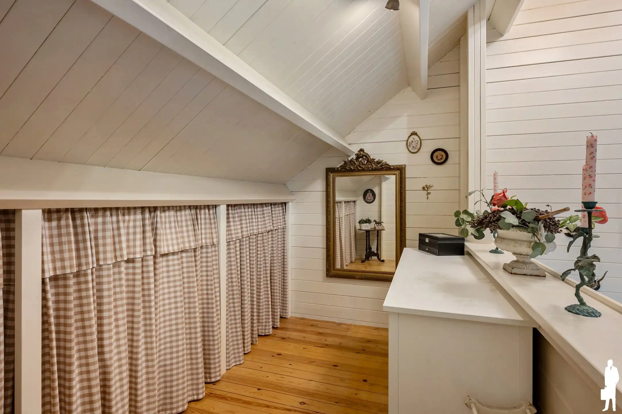 Charmante woning met volledige onderkeldering en achterliggend bos van ca. 31.493 m² foto 21