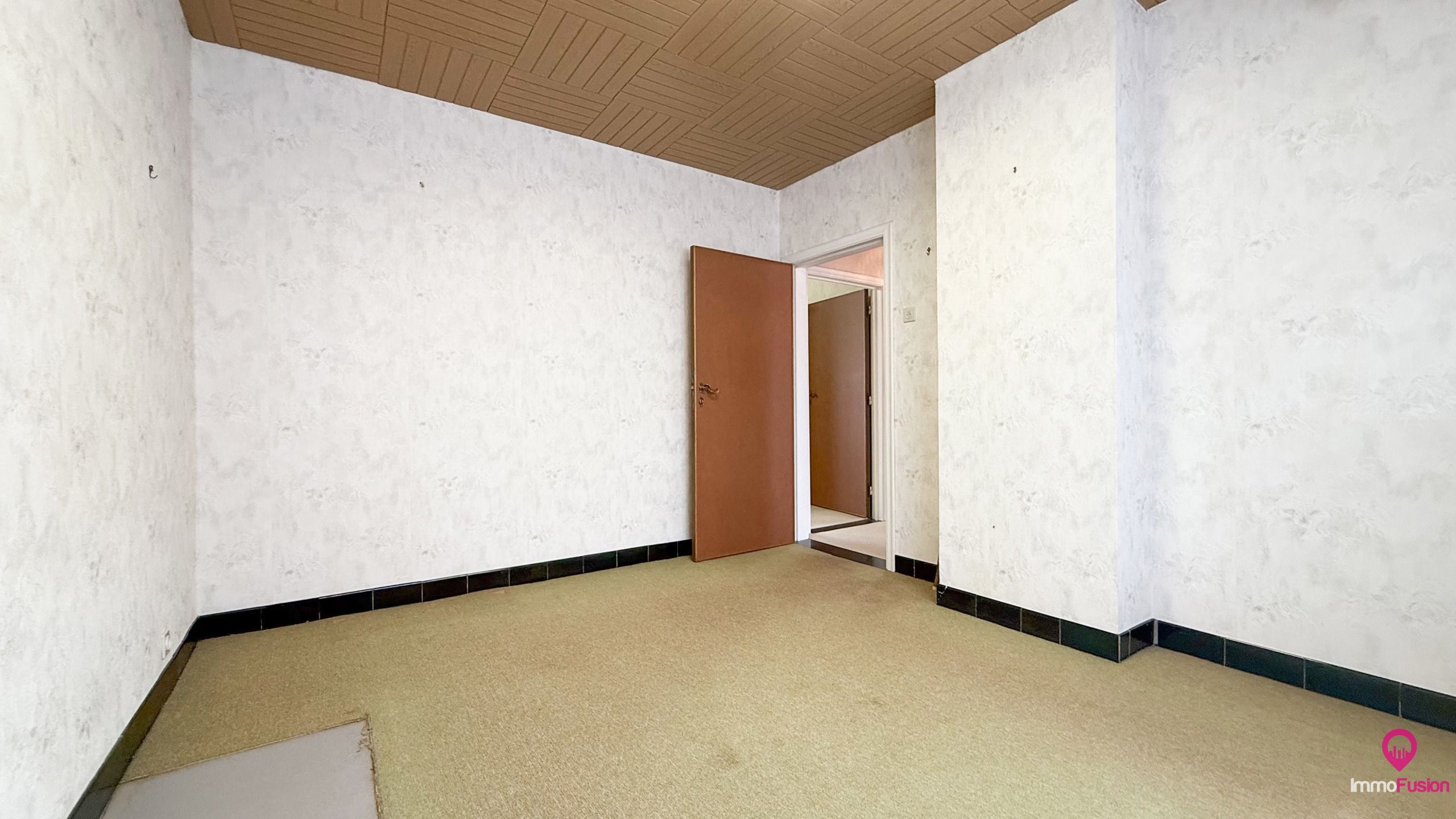 Ruime woning met 3 slaapkamers en zeer breed perceel! foto 25