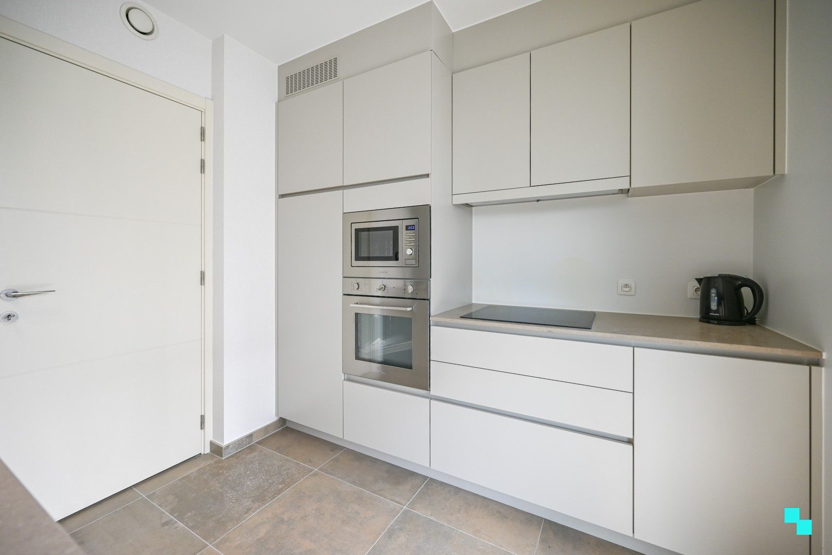 Bijna energieneutraal (E-peil: 8) instapklaar appartement te Bosmolens foto 10