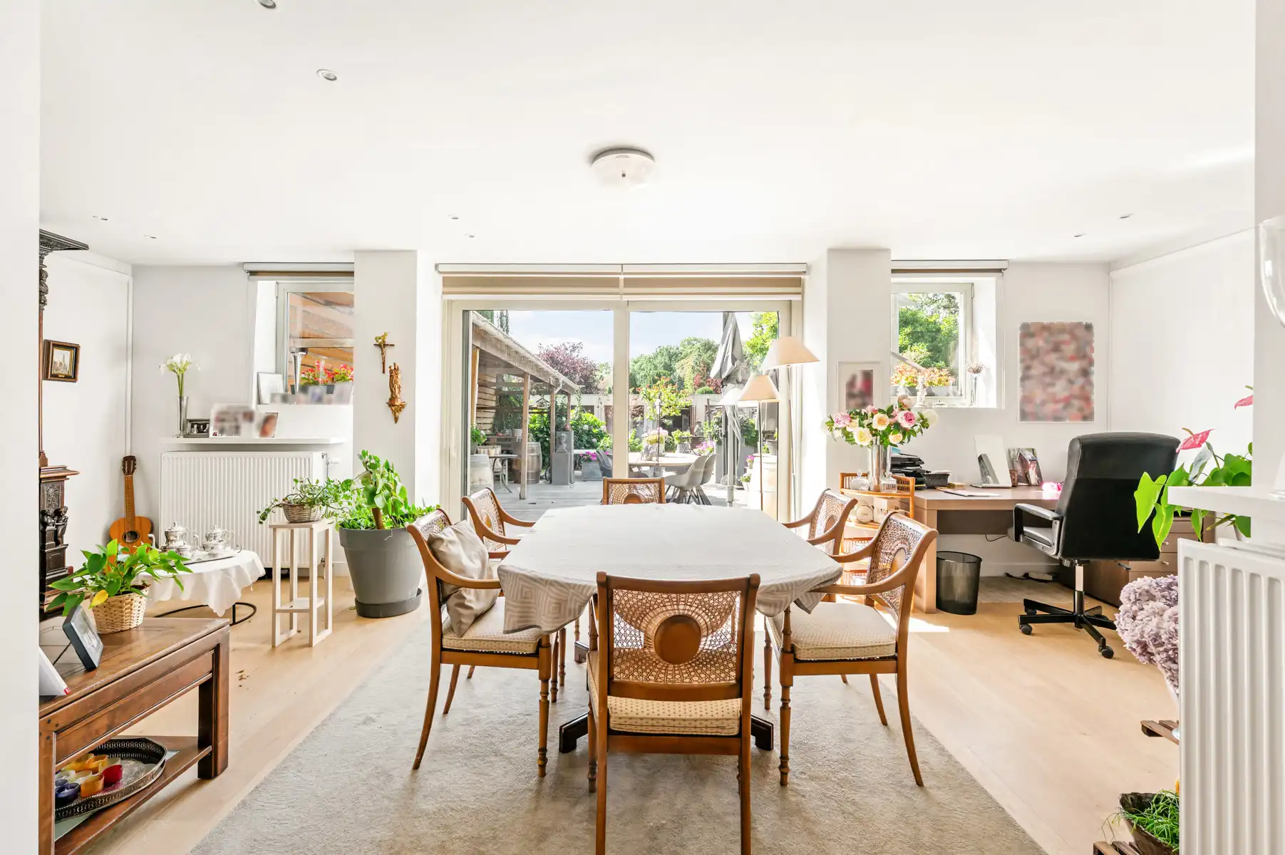 Grote woning met tal van mogelijkheden foto 26