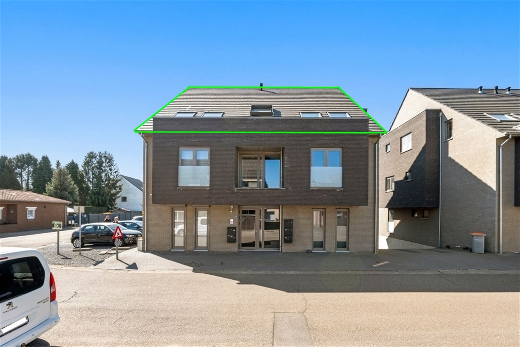 INSTAPKLAAR 2 SLK PENTHOUSE MET ONDERGRONDSE STAANPLAATS IN HARTJE MAASMECHELEN  foto 2