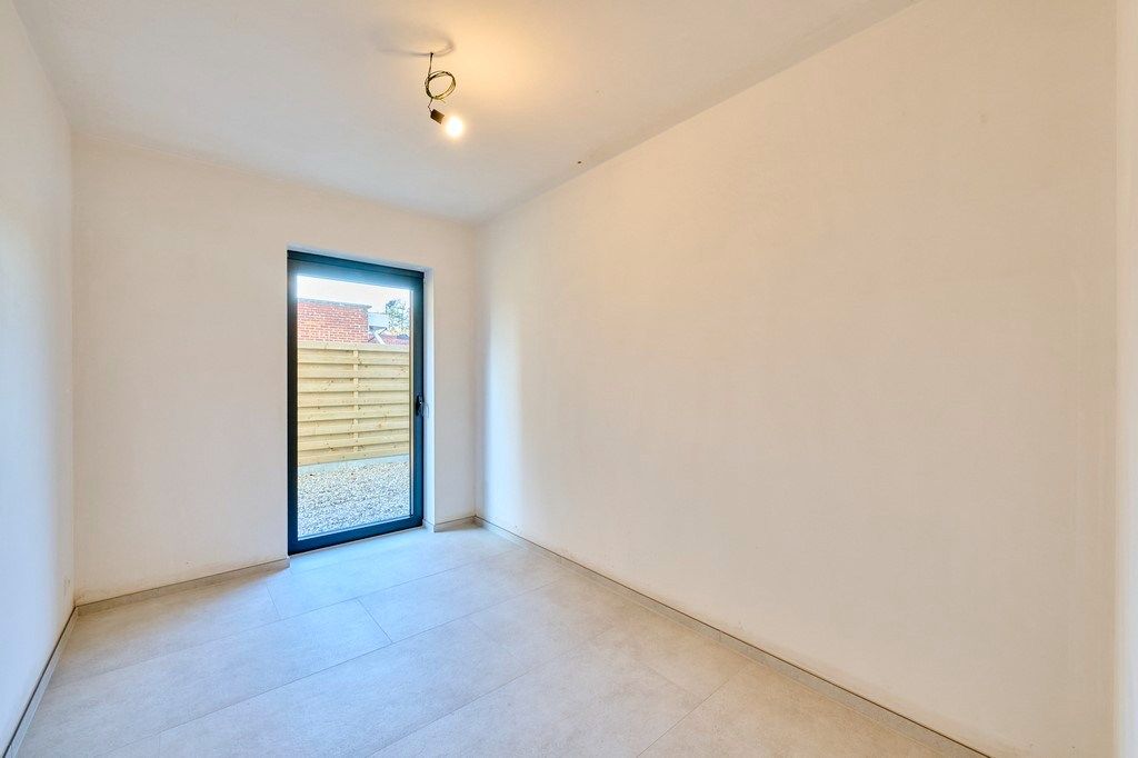 Ezaart 35 2400 Mol gelijkvloers te huur van 131 m² met Carport, tuin en buitenberging foto 15