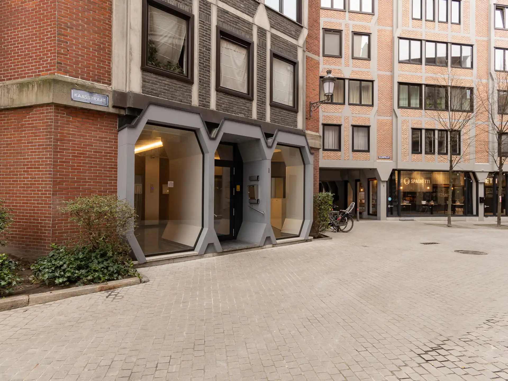 Gemeubelde studio op toplocatie in hartje stad! foto 5