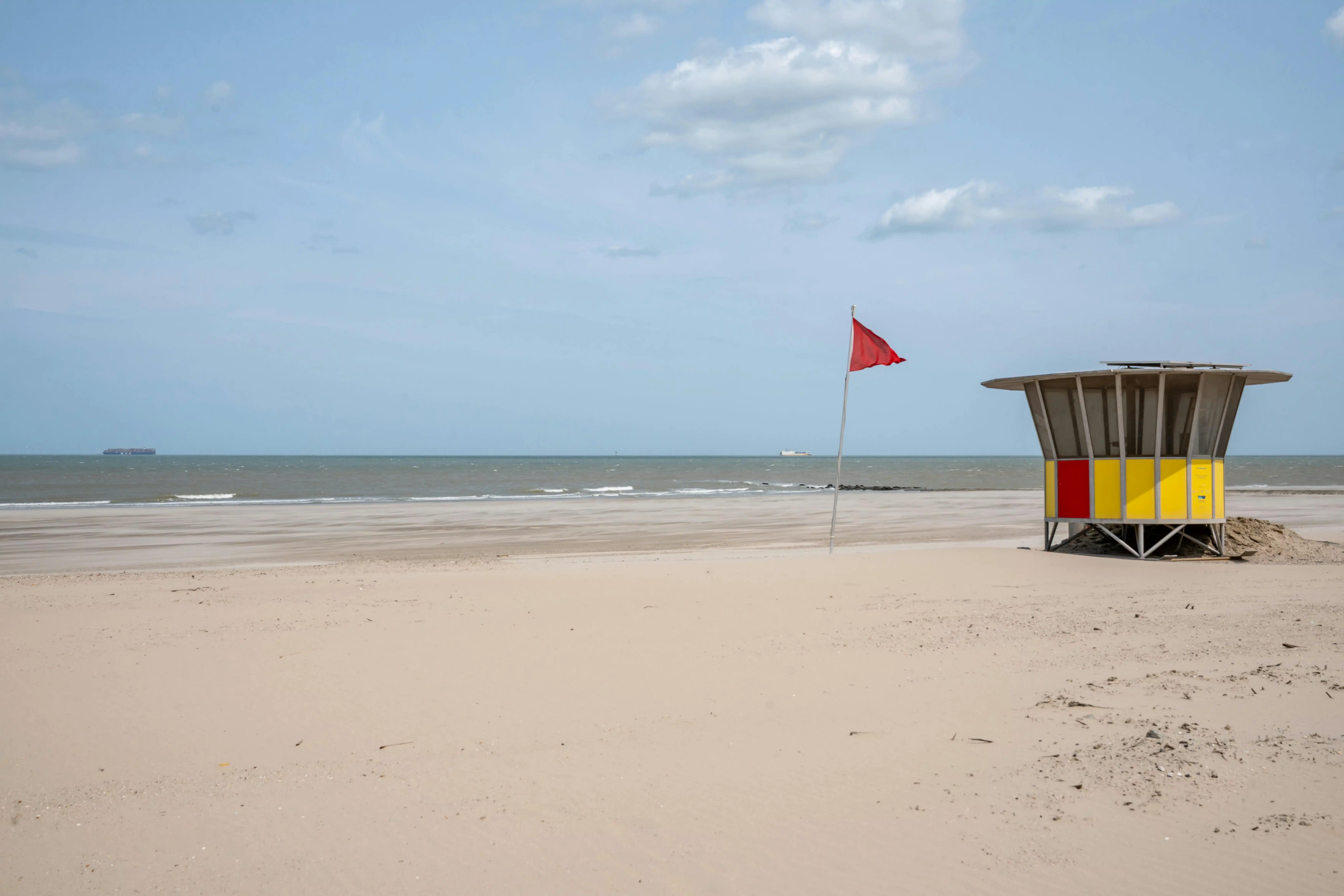 Gerenoveerd appartement op een steenworp van het strand foto 13