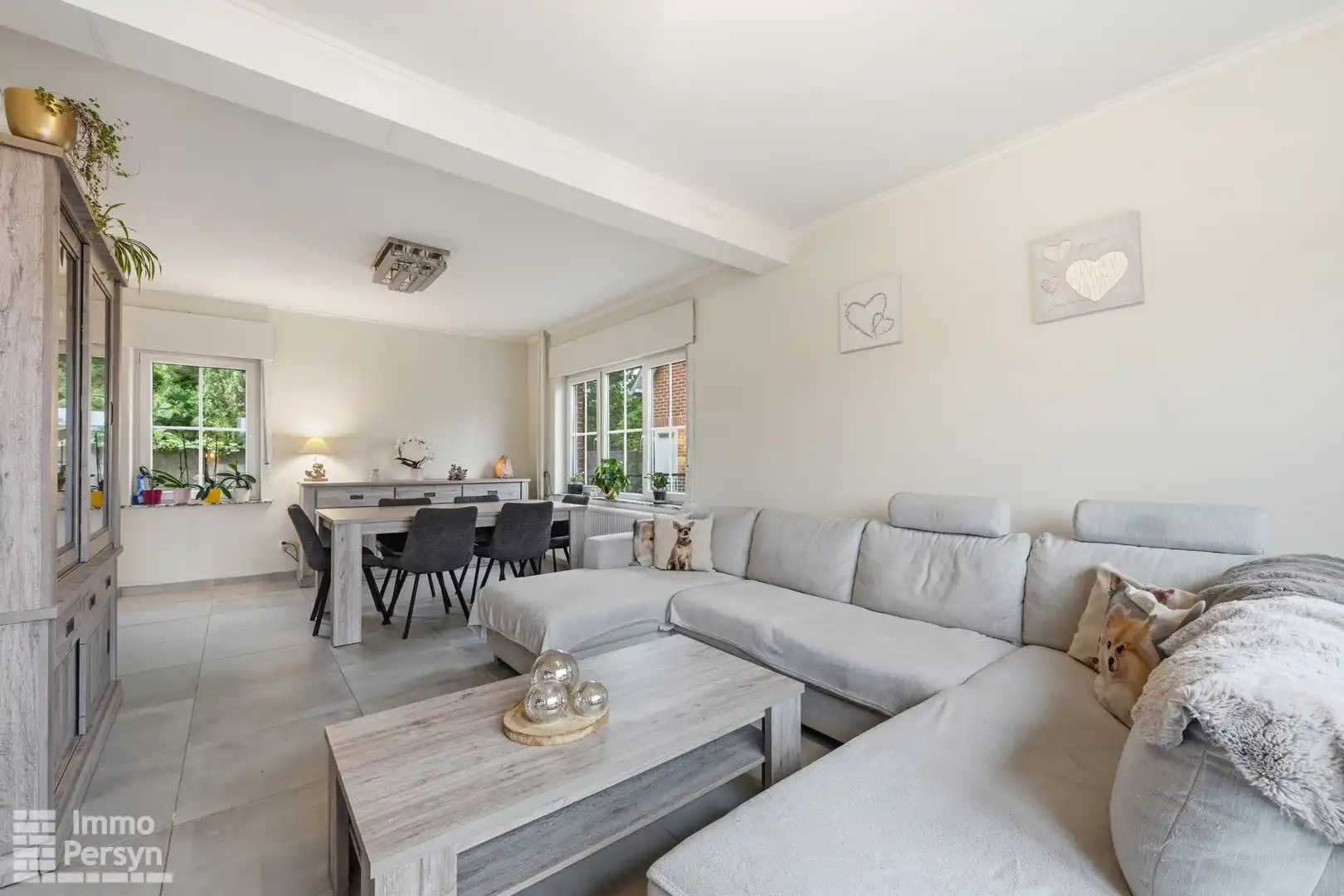Charmante, gerenoveerde woning met carport en tuin foto 6
