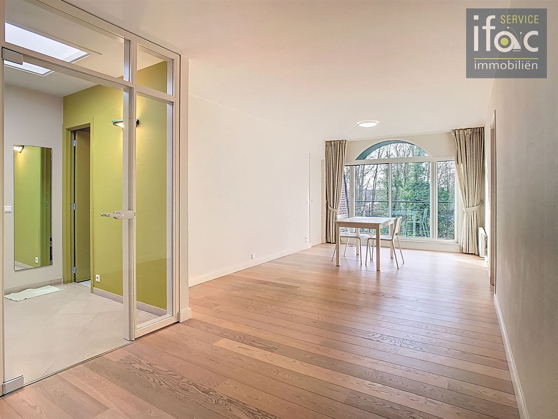 Penthouse met 2 slpk, kelder, parkeerplaats, garagebox! foto 4