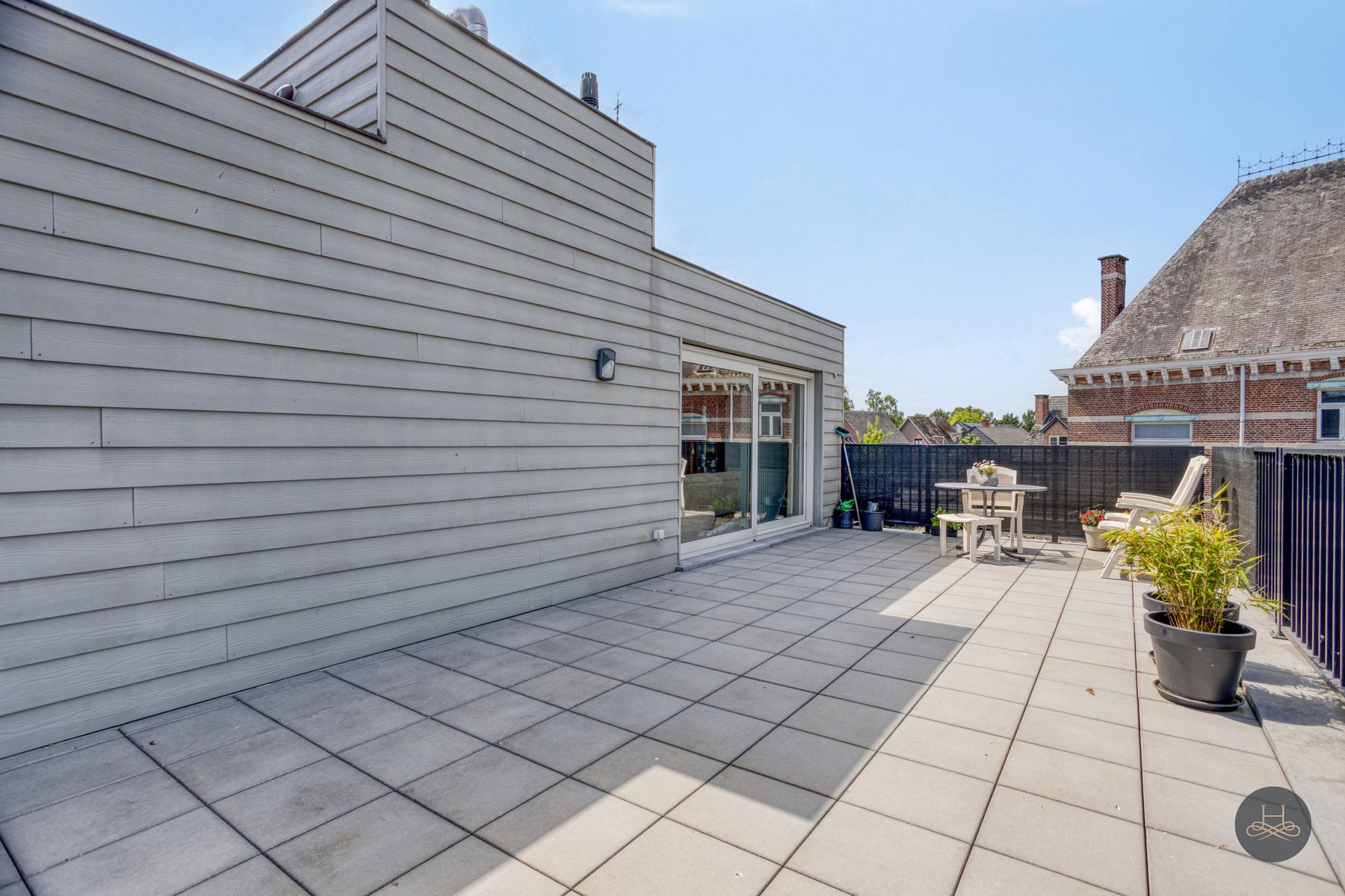 Ruim dakappartement (2017) met enorm terras op een A locatie foto 22