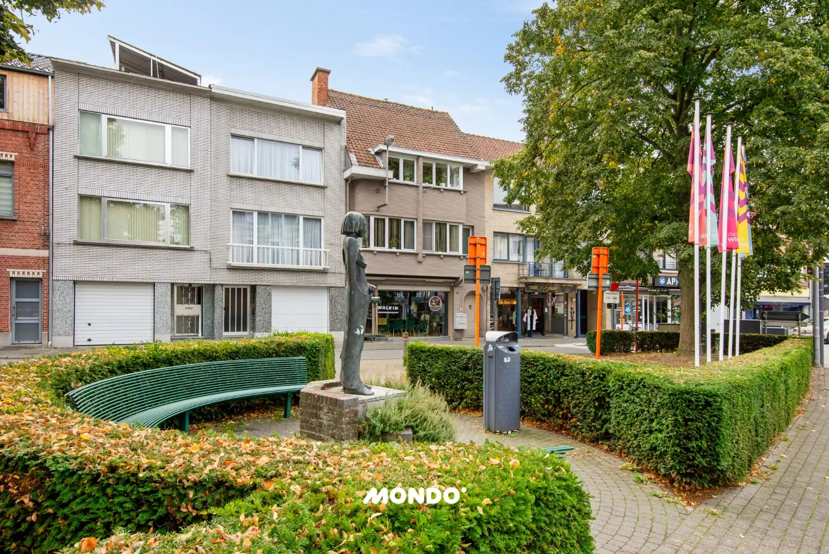 Ruime woning met 2 slaapkamers, garage, twee terrassen en tuin  foto 17