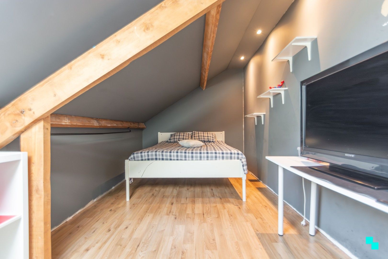 Ruime woning nabij de Makegemse bossen foto 21