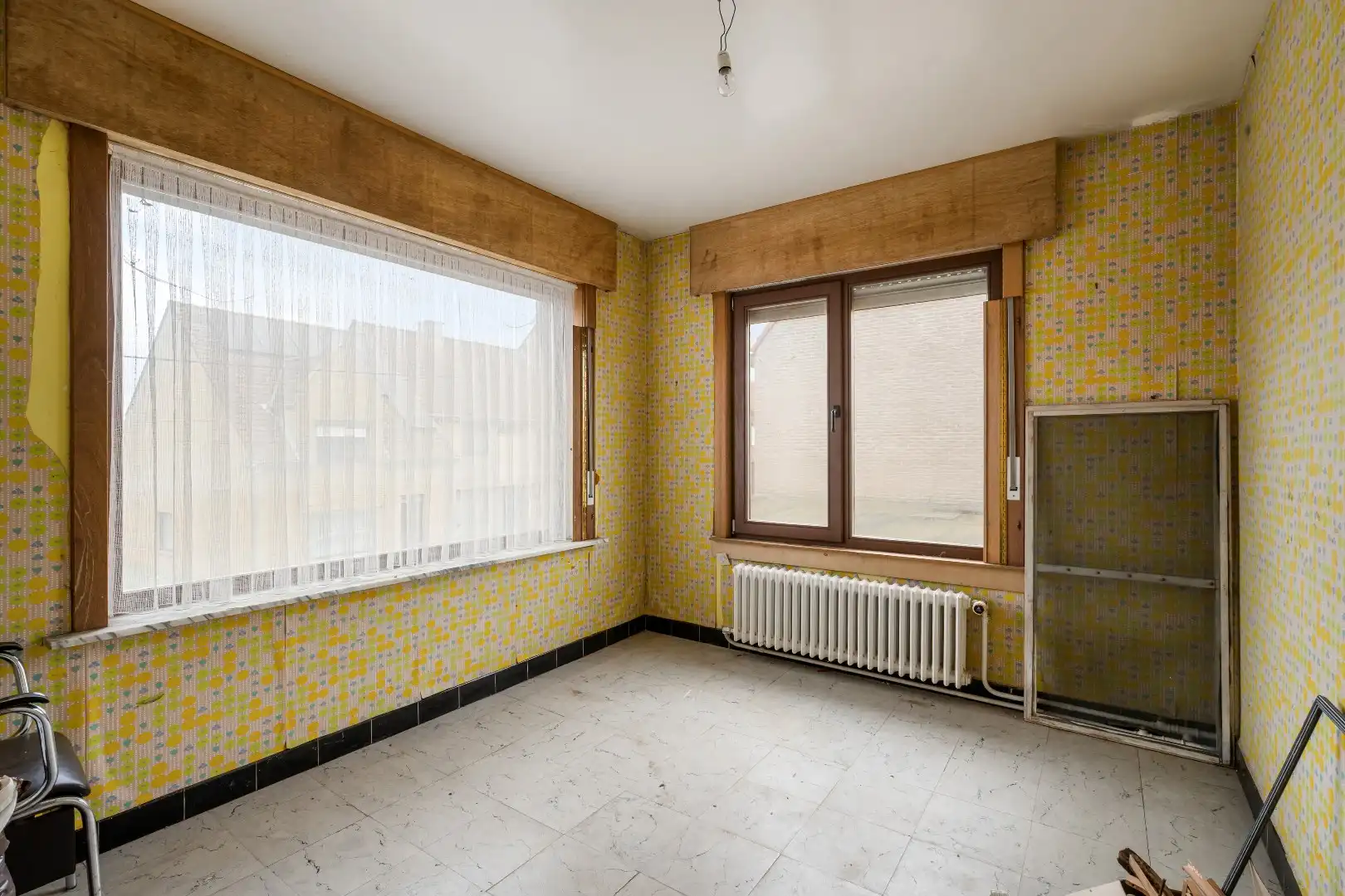 Ruime woning met 4 slaapkamers, loods en tuin met prachtig uitzicht. foto 14