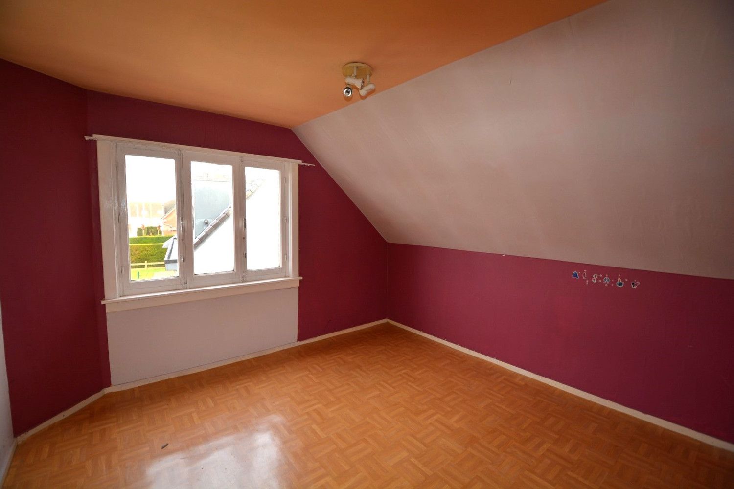 TE RENOVEREN HOB MET 2 SLK, GARAGE EN TUIN! foto 8