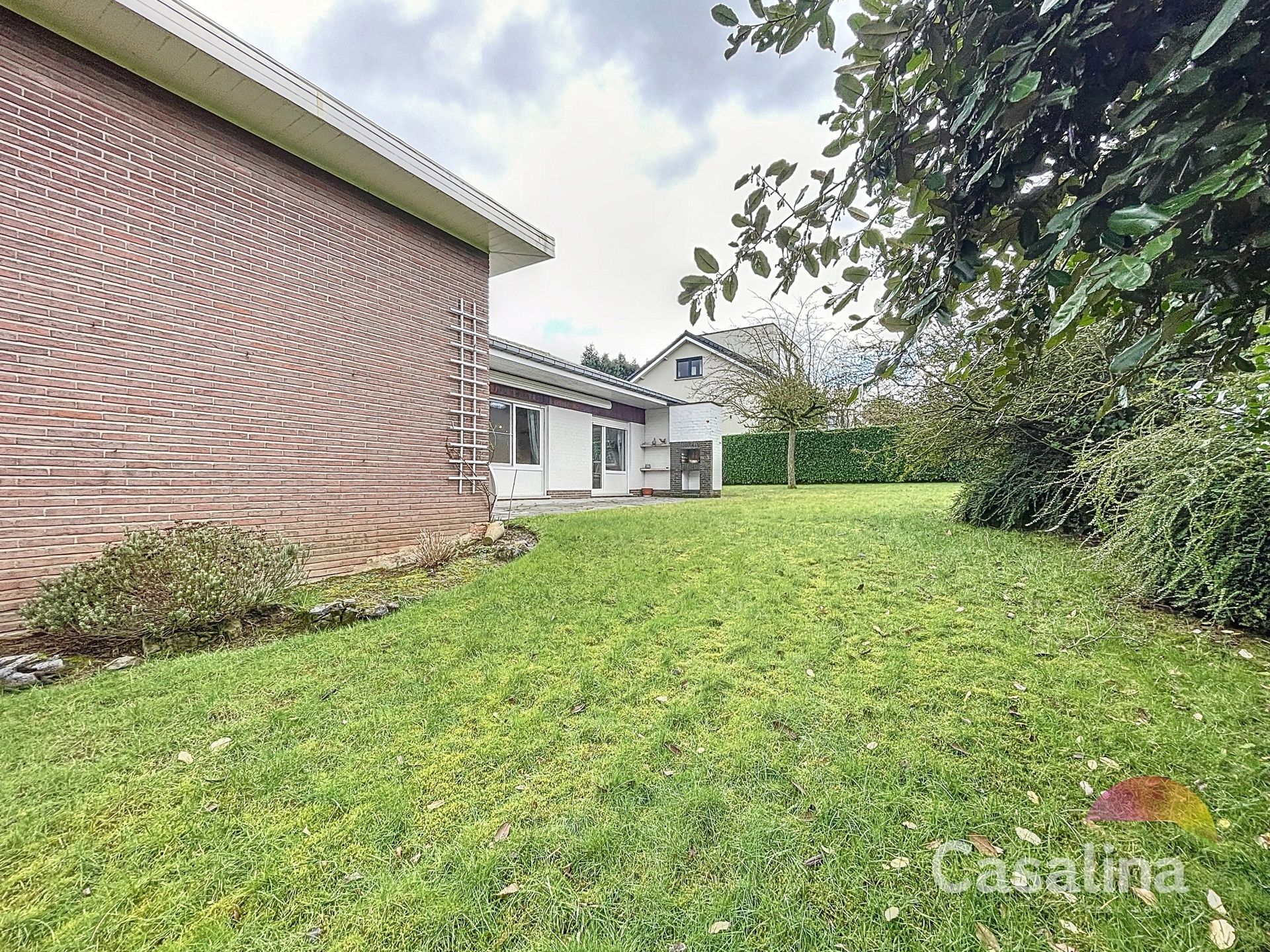 Charmante bungalow met potentieel op toplocatie!  foto 21