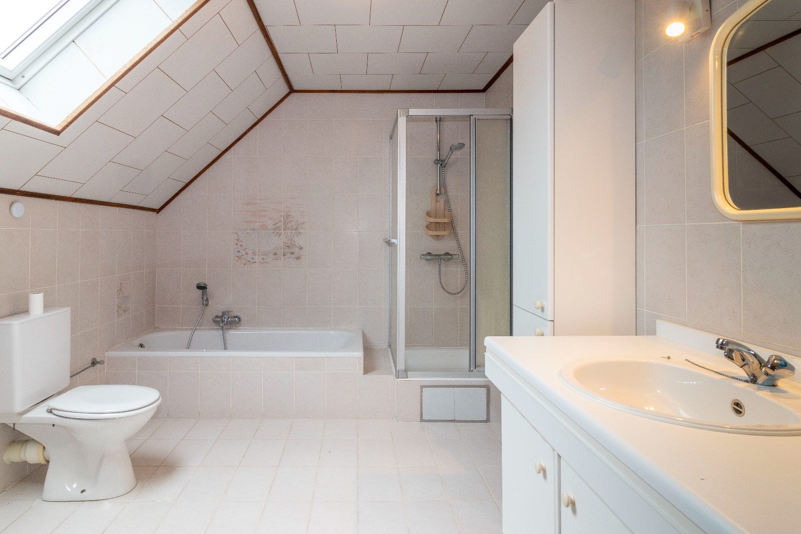 Ruime woning (4 slk) met tuin op wandelafstand van dorpskern foto 17