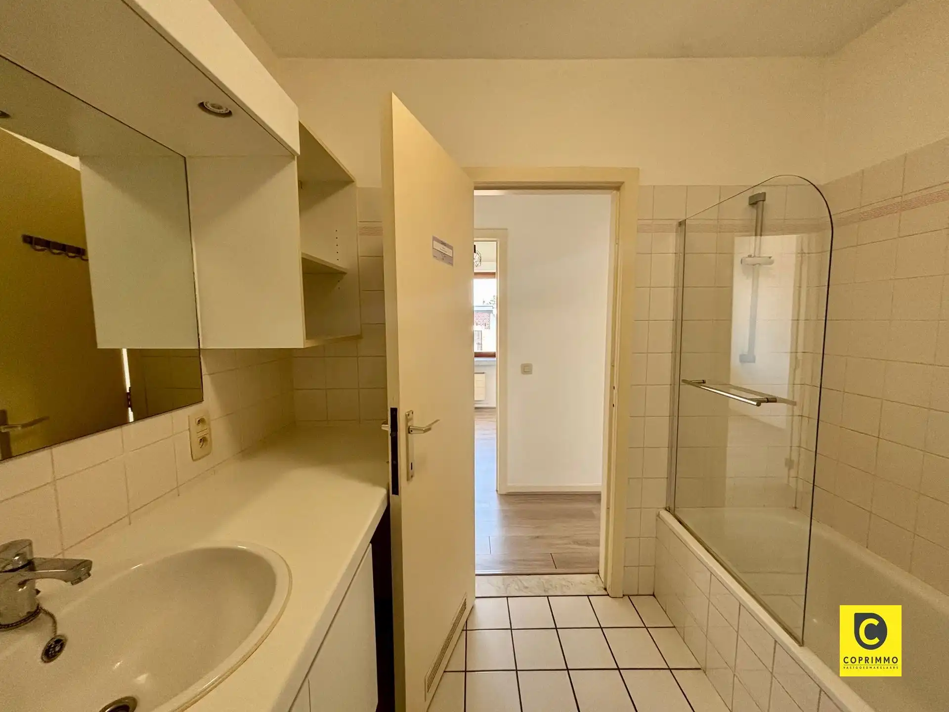 Lichtrijk 2 slk hoekappartement op centrale locatie foto 8