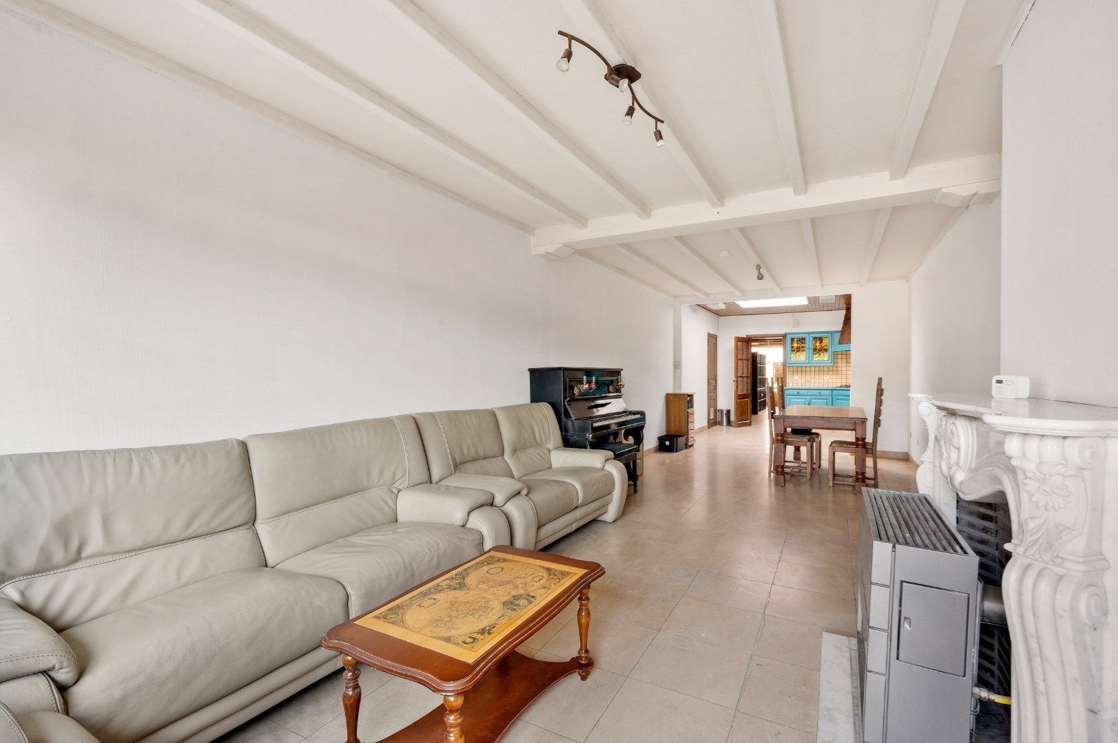 Ruime woning met 4 slaapkamers op 560 m² te Wervik foto 3