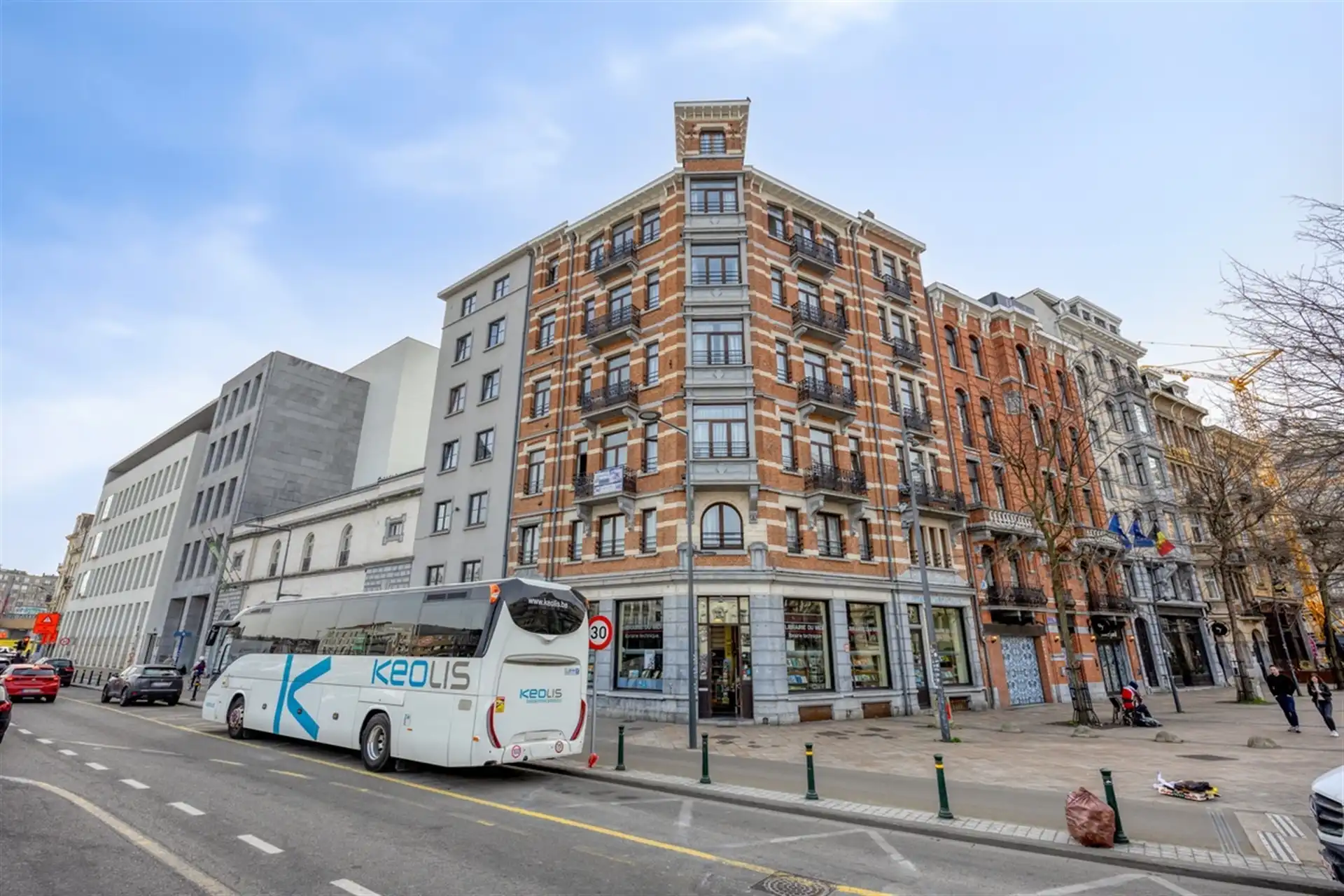 Flat te koop op uitstekende locatie. foto 10