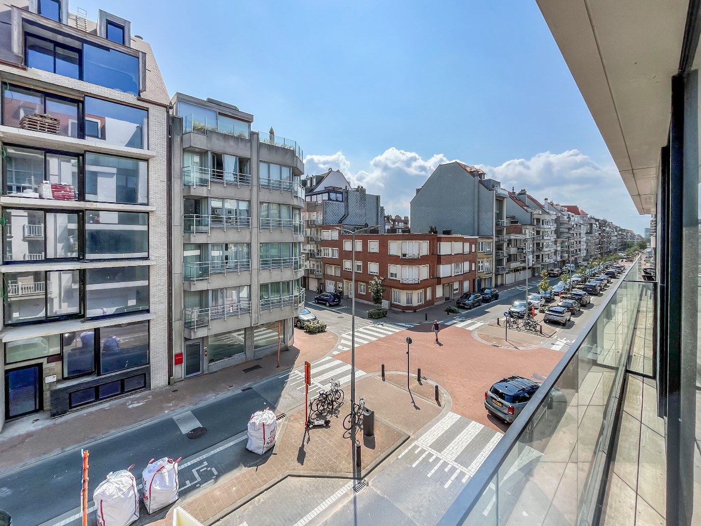 Recent appartement in standingvolle residentie nabij de Zeedijk en  het Rubensplein. Parking inbegrepen. foto 4