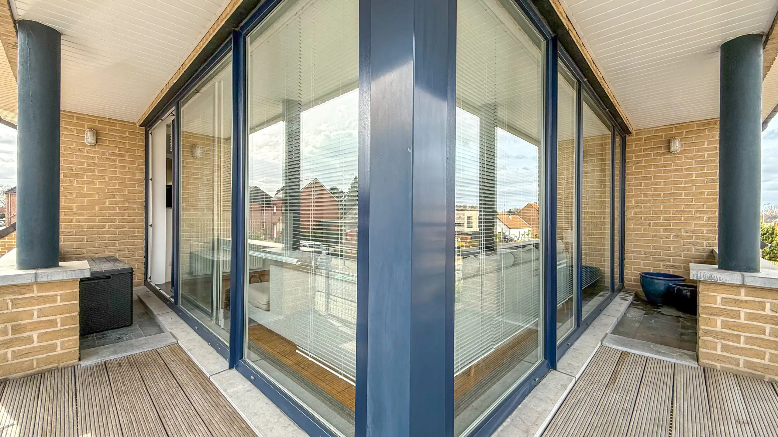 Zeer ruim appartement met 4 slaapkamers en parking in Tuilt! foto 18