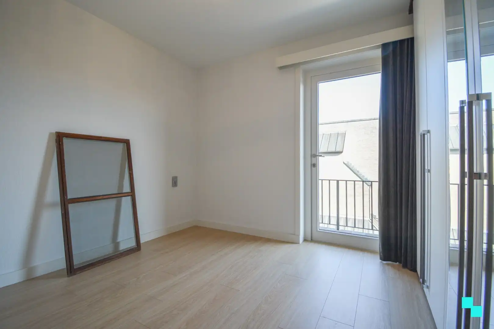 Gerenoveerd 3-slaapkamer appartement te Roeselare foto 22