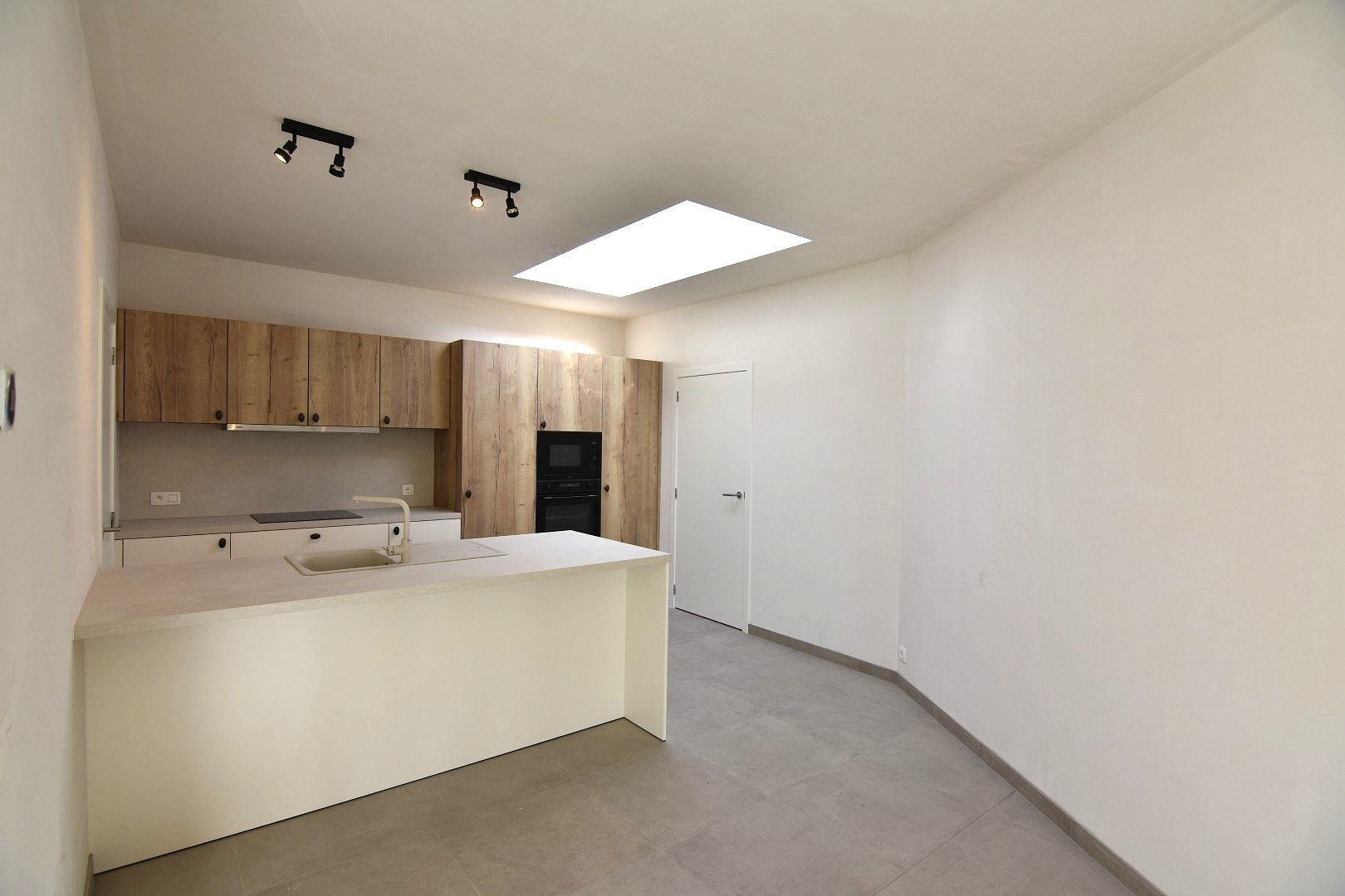 Gloednieuwe half open woning in RSL foto 12