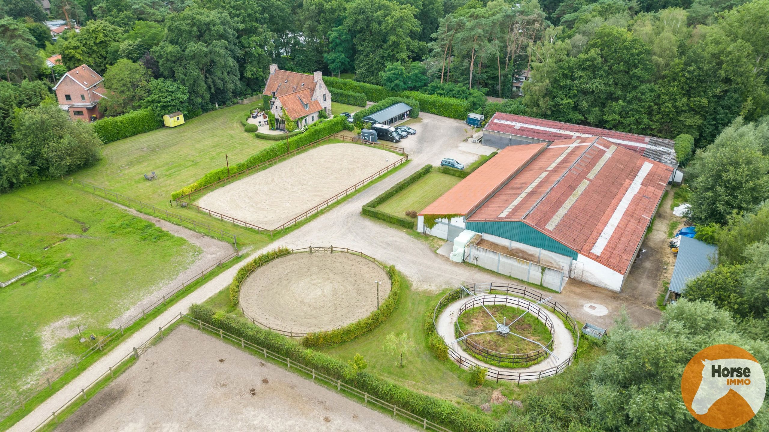 BONHEIDEN- Unieke paardenaccommodatie, landelijke woning 8HA foto 3